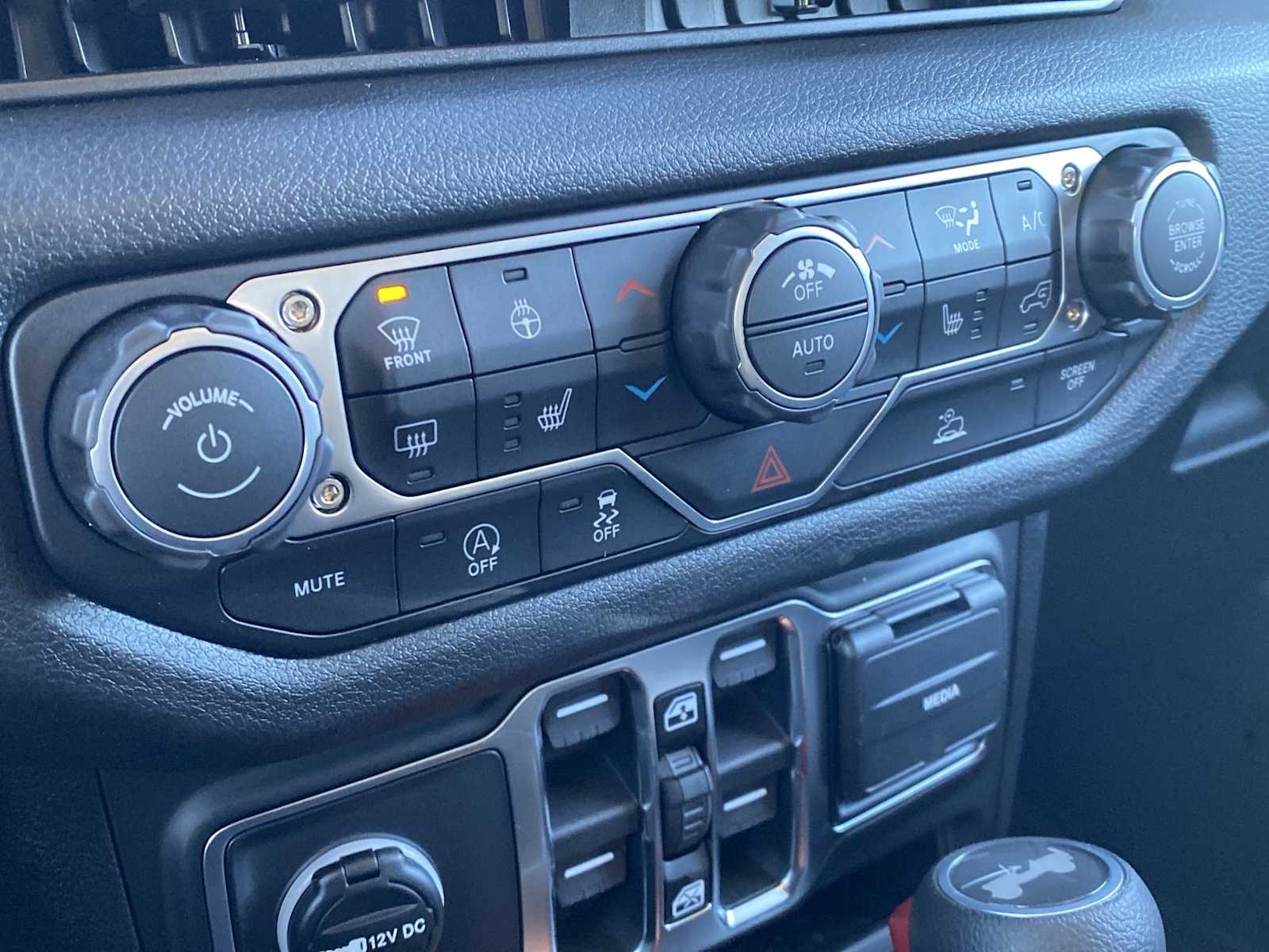 Thumbnail: 2026 Jeep Wrangler - 24