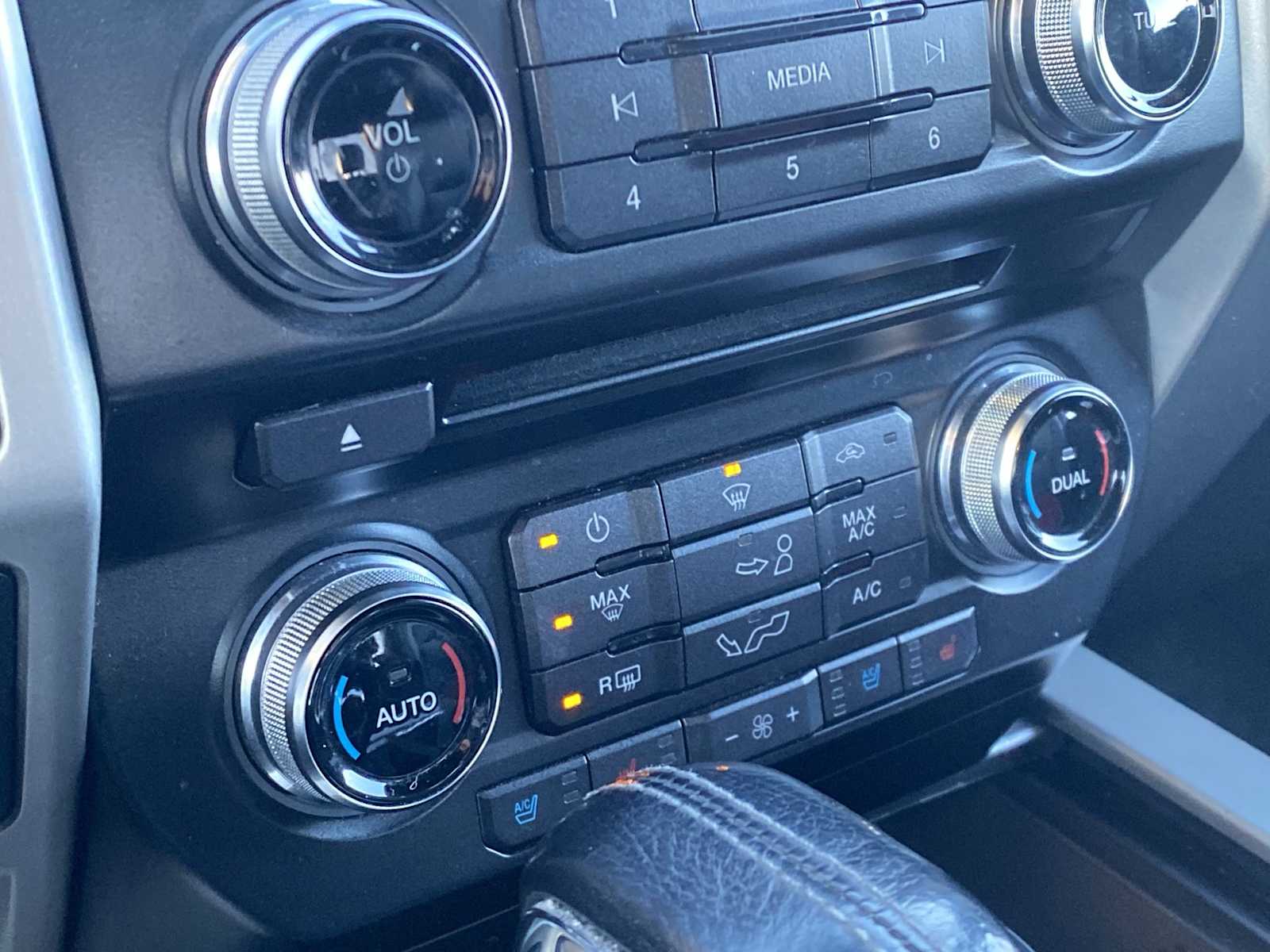 Thumbnail: 2016 Ford F-150 - 25