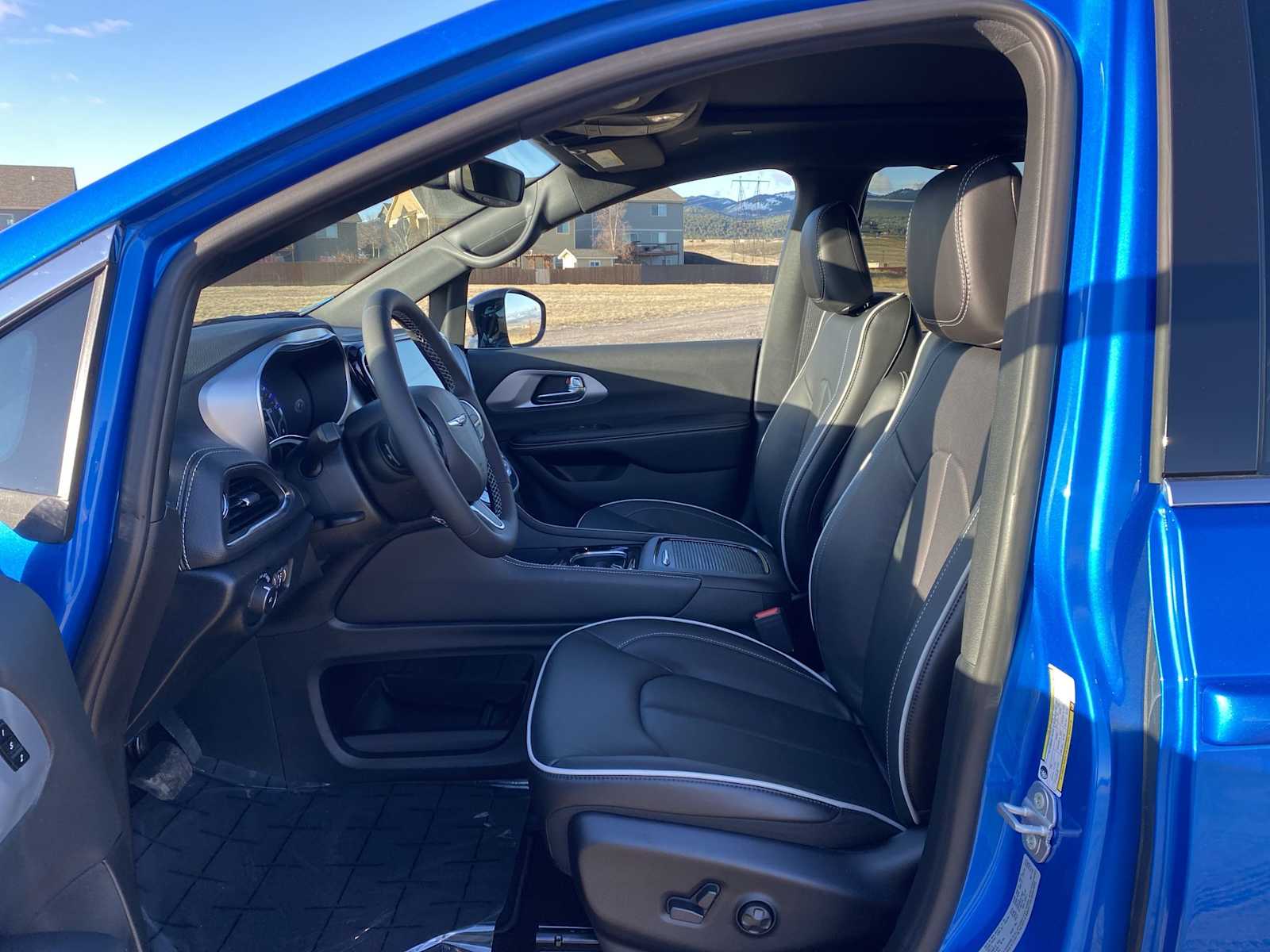 Thumbnail: 2026 Chrysler Pacifica - 17