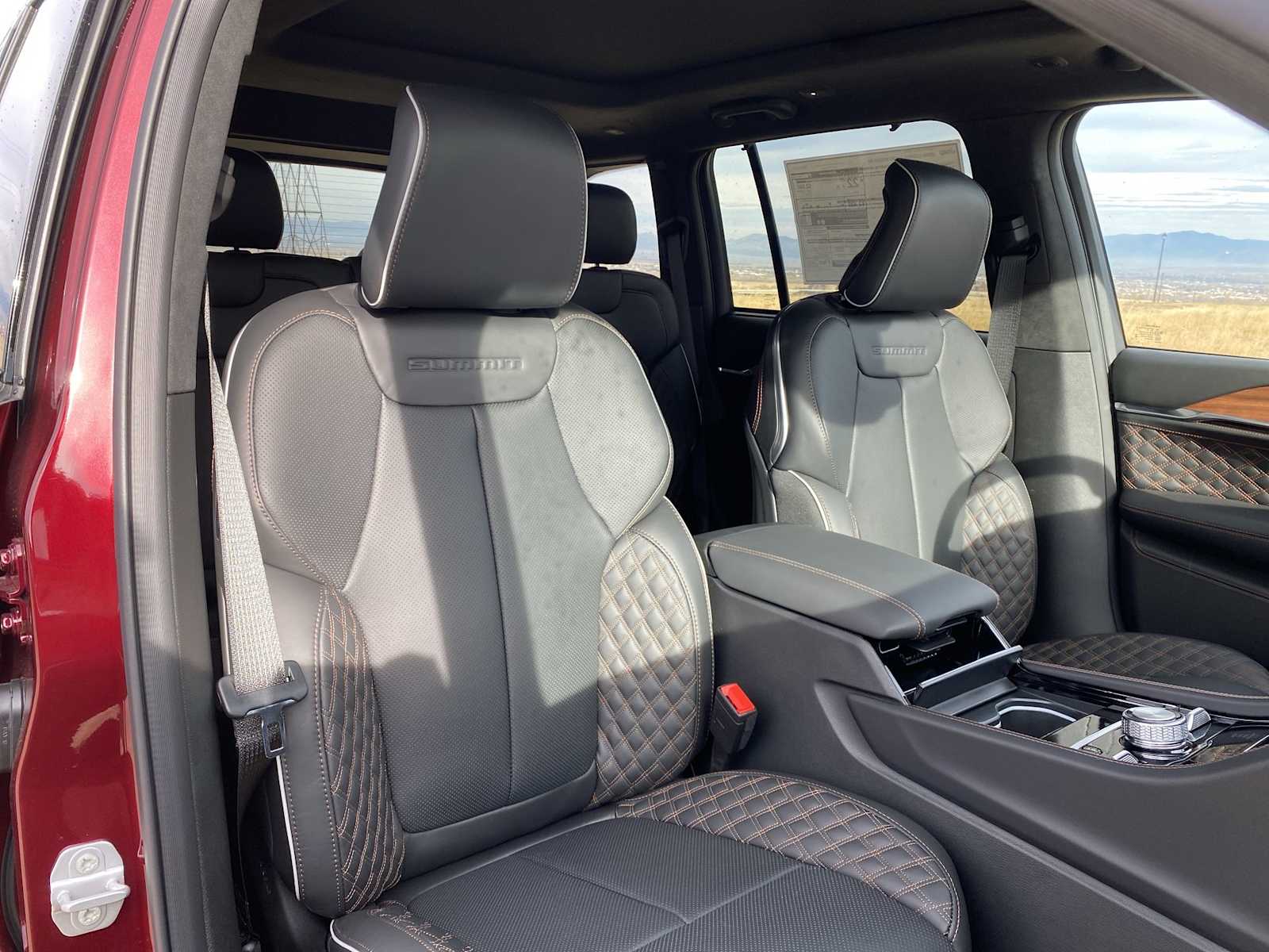 Thumbnail: 2025 Jeep Grand Cherokee - 18