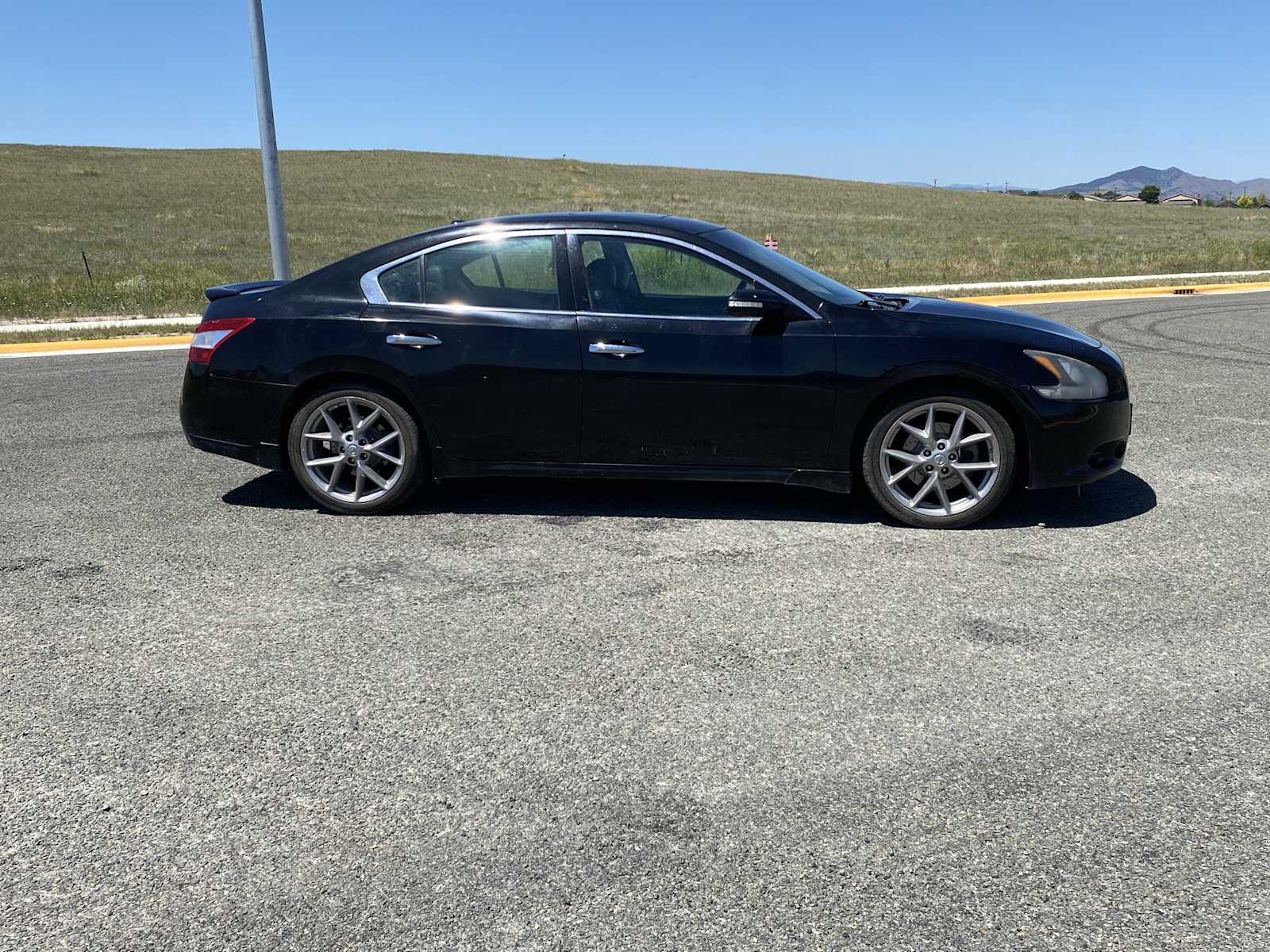 Thumbnail: 2011 Nissan Maxima - 18