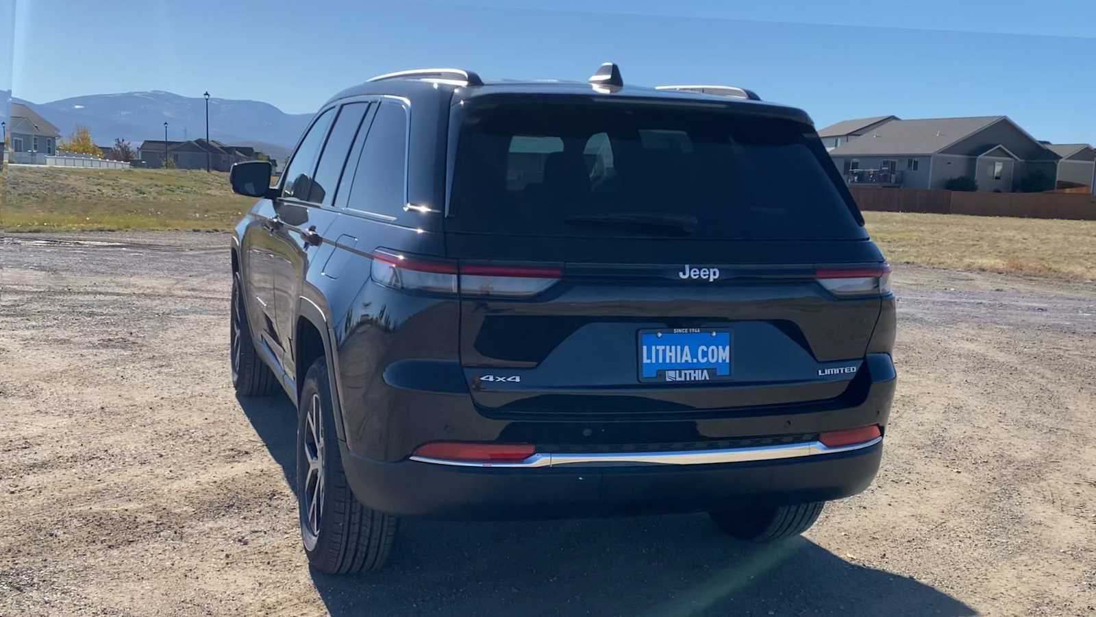 2025 Jeep Grand Cherokee Limited photo 2