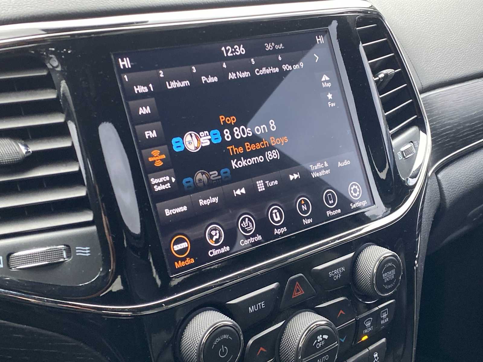 Thumbnail: 2019 Jeep Grand Cherokee - 31