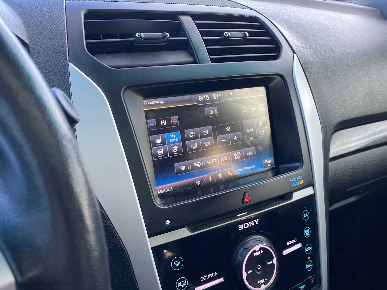 Thumbnail: 2015 Ford Explorer - 28