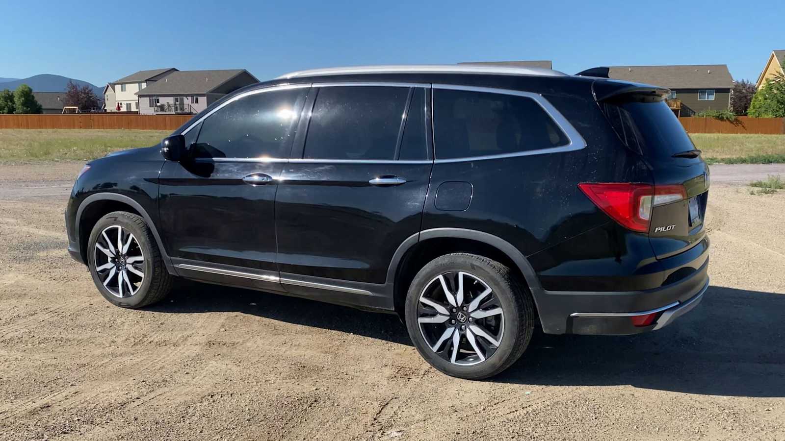 2019 Honda Pilot Touring photo 2