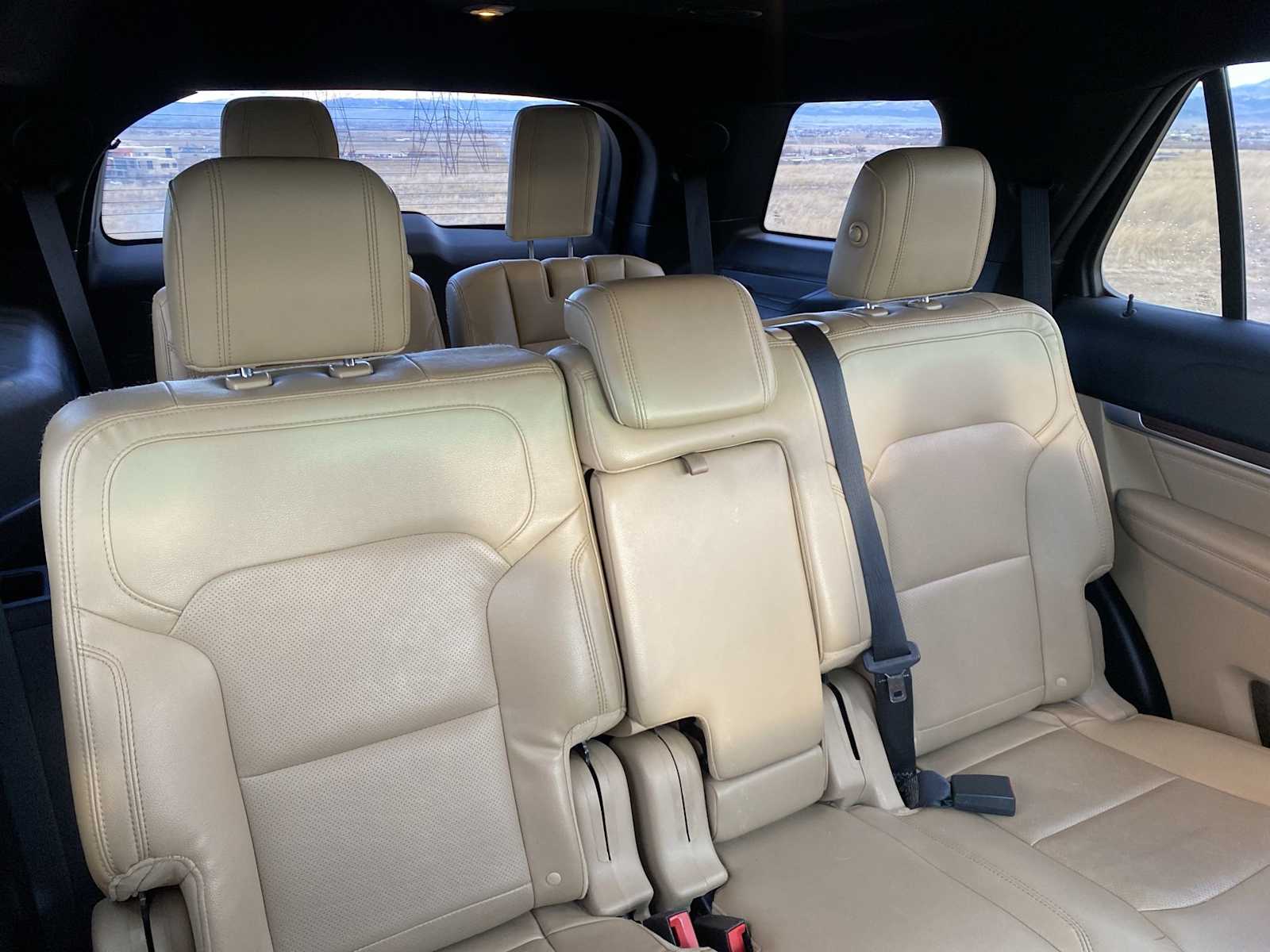 Thumbnail: 2016 Ford Explorer - 17