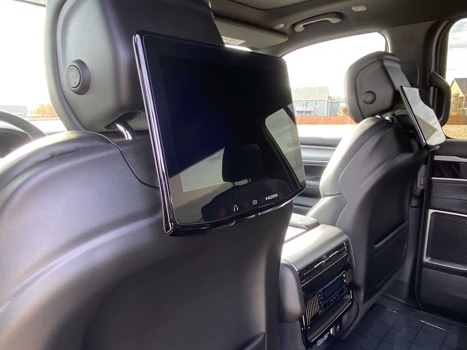 Thumbnail: 2025 Jeep Wagoneer - 16