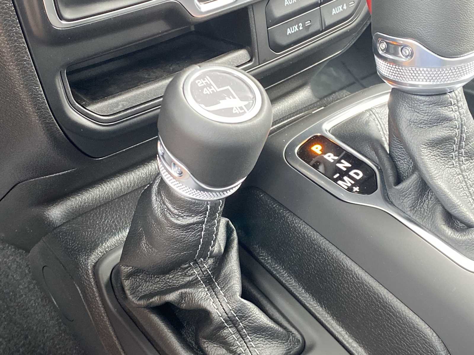 Thumbnail: 2025 Jeep Gladiator - 26