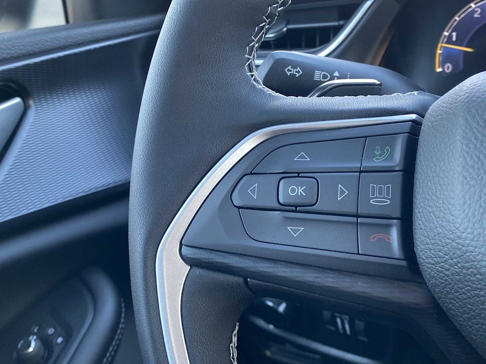 Thumbnail: 2025 Jeep Grand Cherokee - 25