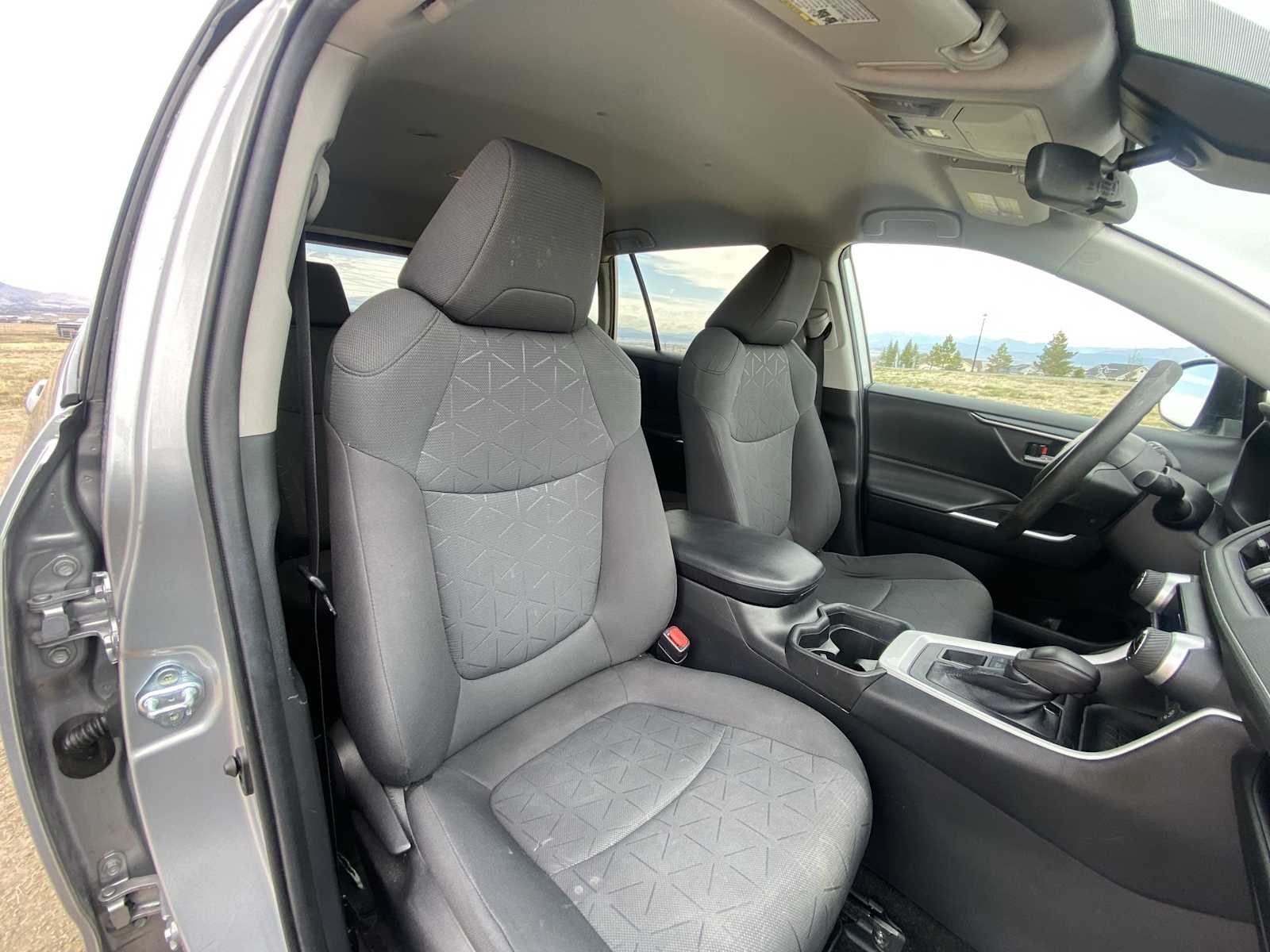 Thumbnail: 2021 Toyota RAV4 - 17