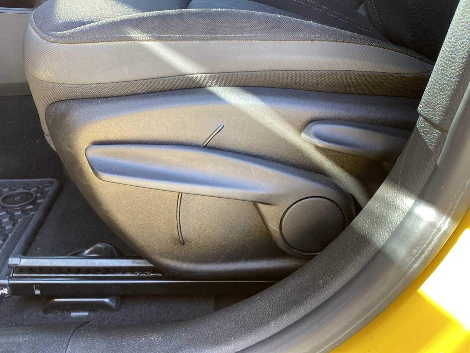 Thumbnail: 2023 Jeep Renegade - 21