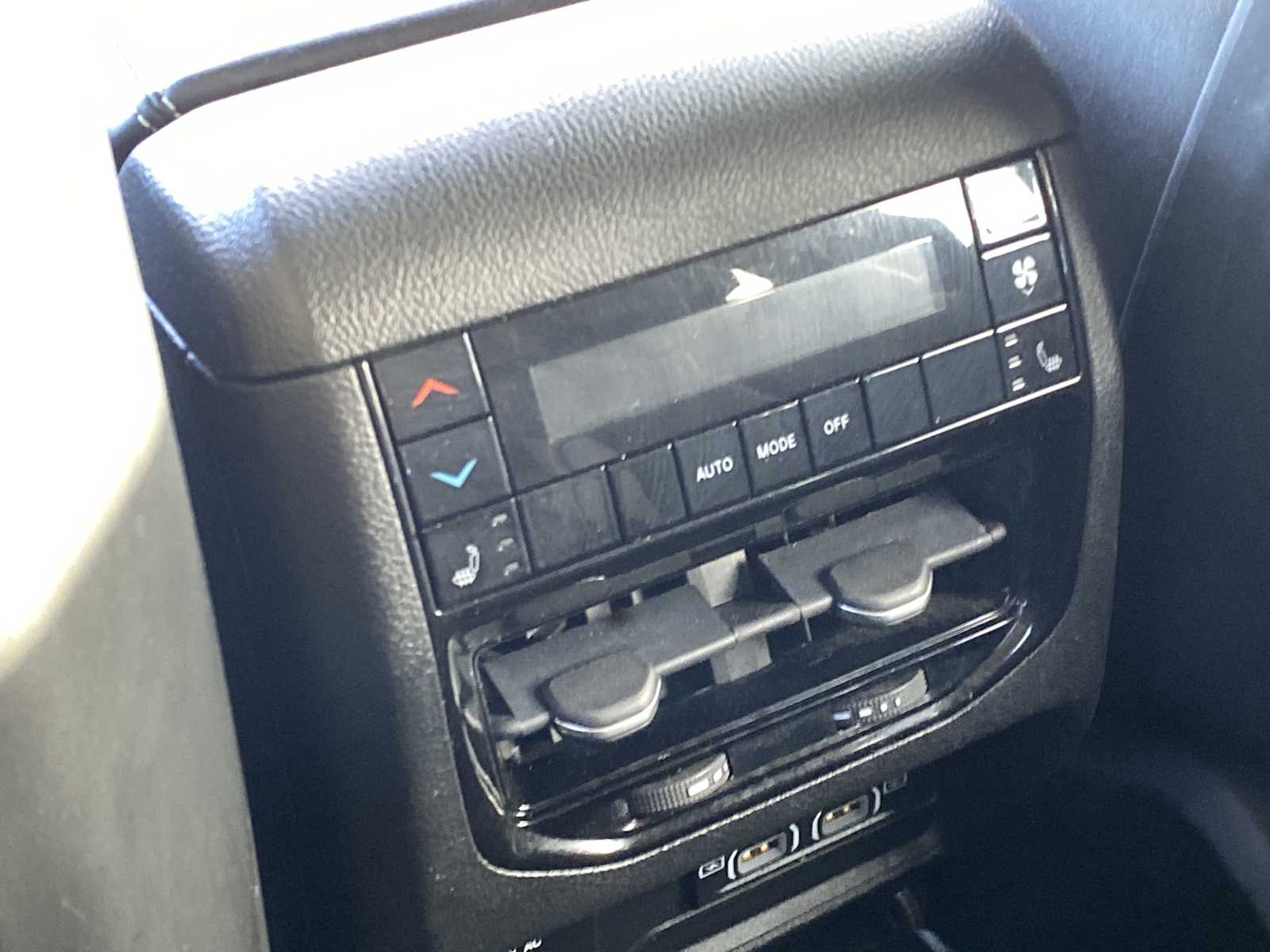 Thumbnail: 2022 Jeep Grand Cherokee - 37