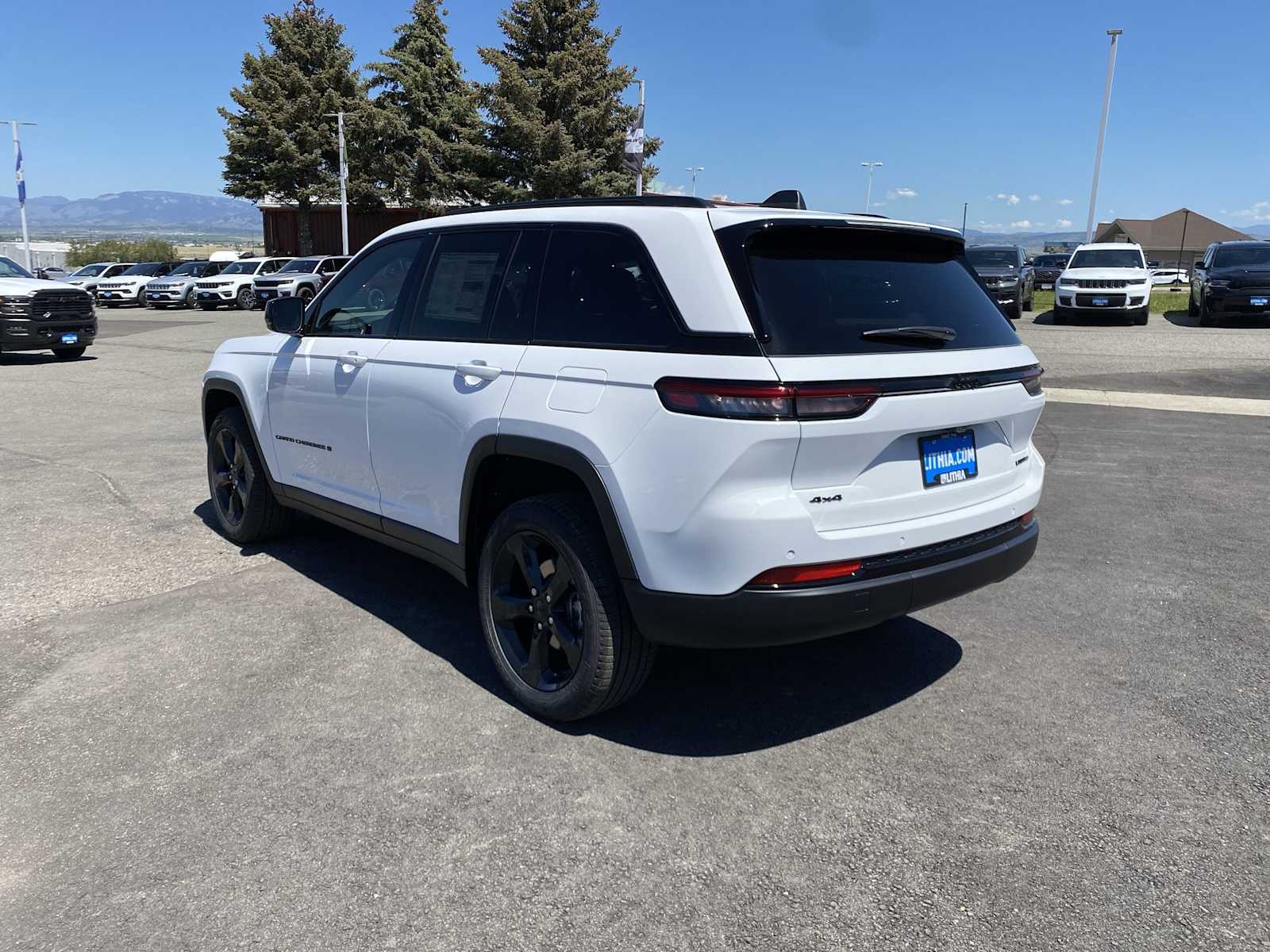 Thumbnail: 2025 Jeep Grand Cherokee - 11