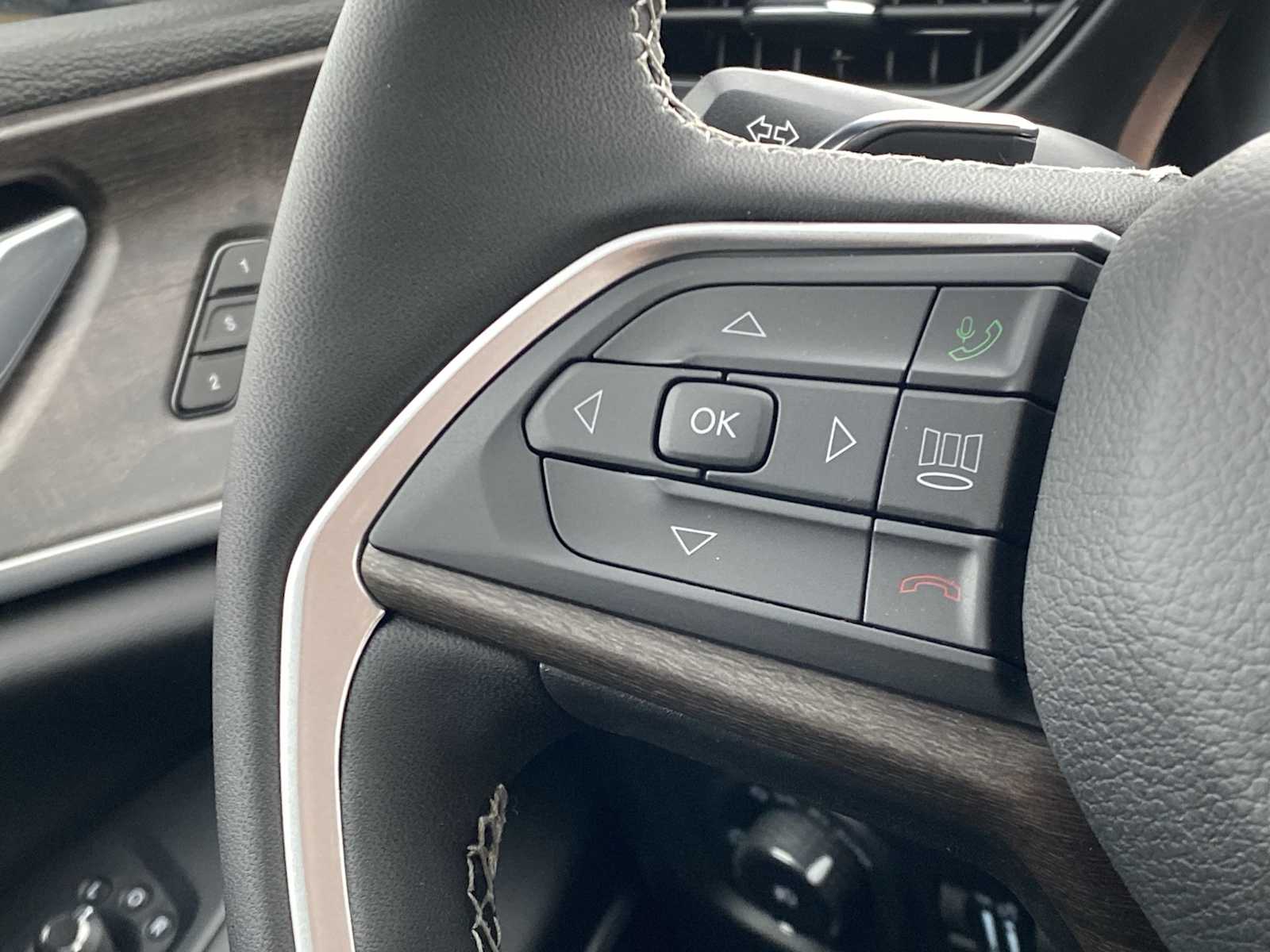 Thumbnail: 2026 Jeep Grand Cherokee - 32