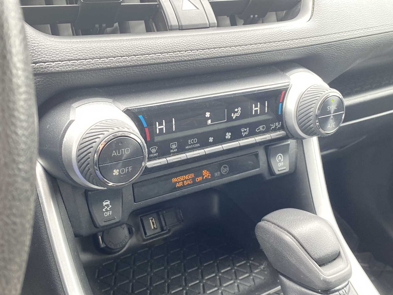Thumbnail: 2021 Toyota RAV4 - 26
