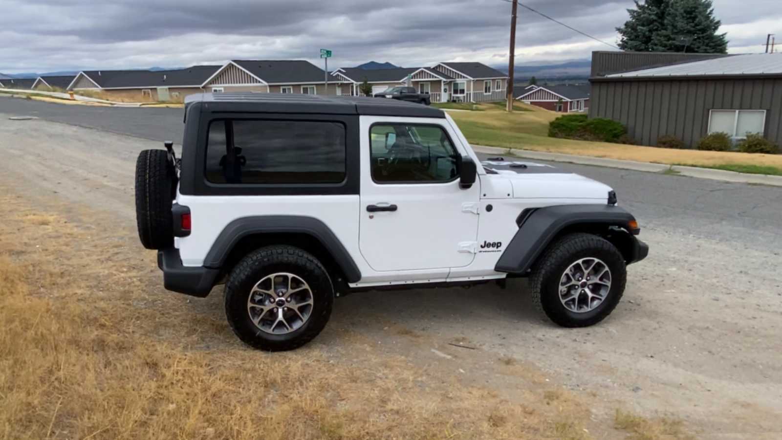 Thumbnail: 2024 Jeep Wrangler - 9