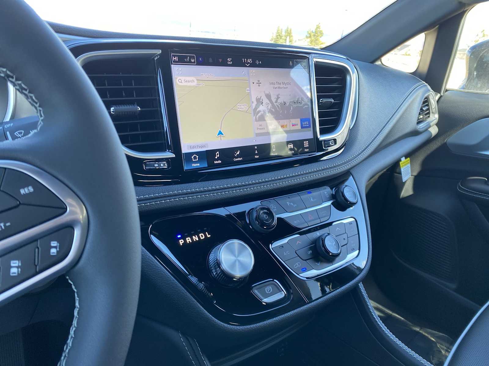 Thumbnail: 2026 Chrysler Pacifica - 23