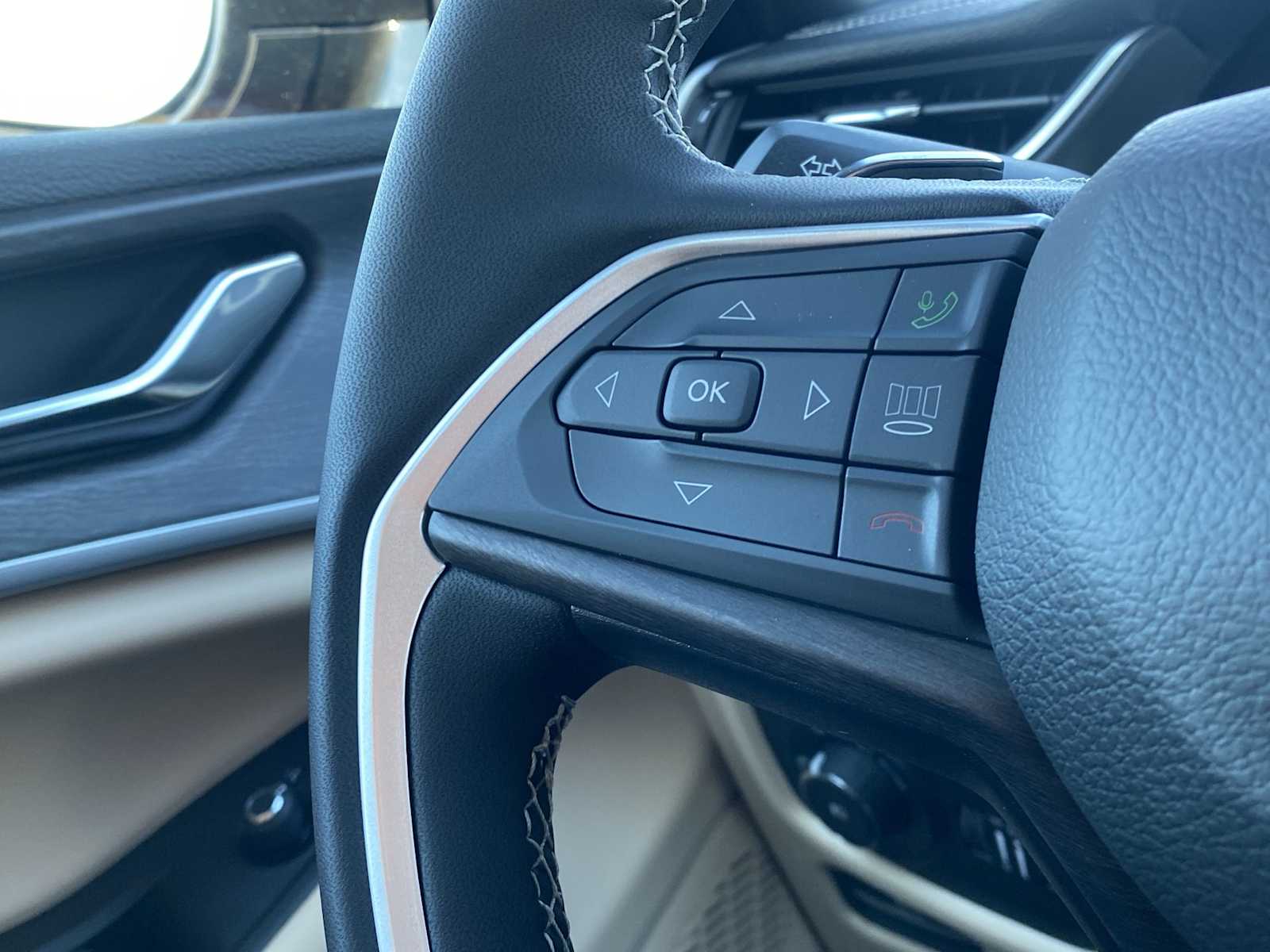 Thumbnail: 2025 Jeep Grand Cherokee - 24