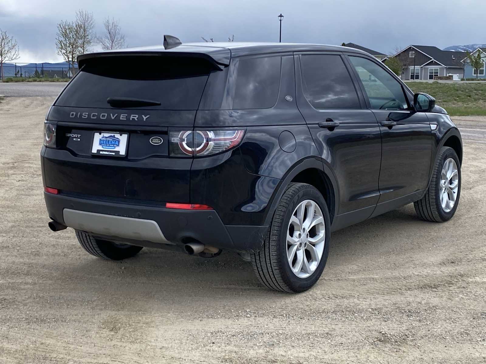 Thumbnail: 2017 Land Rover Discovery Sport - 14