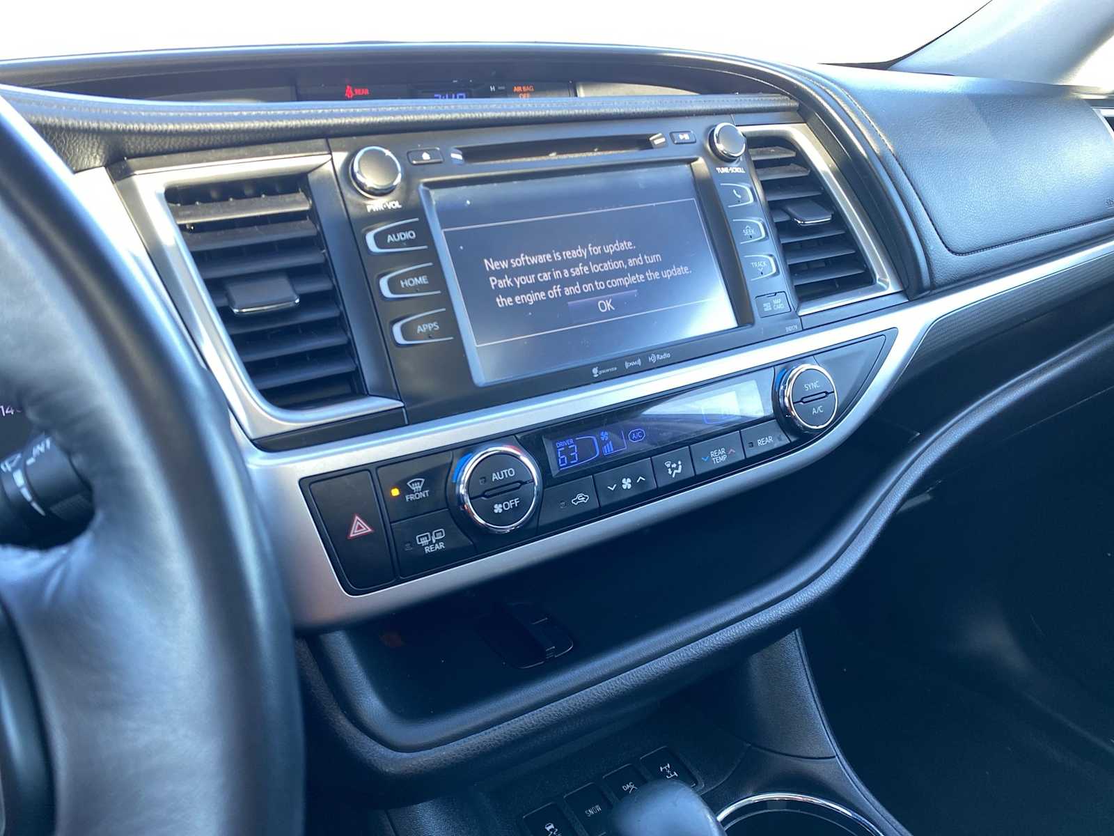 Thumbnail: 2018 Toyota Highlander - 23