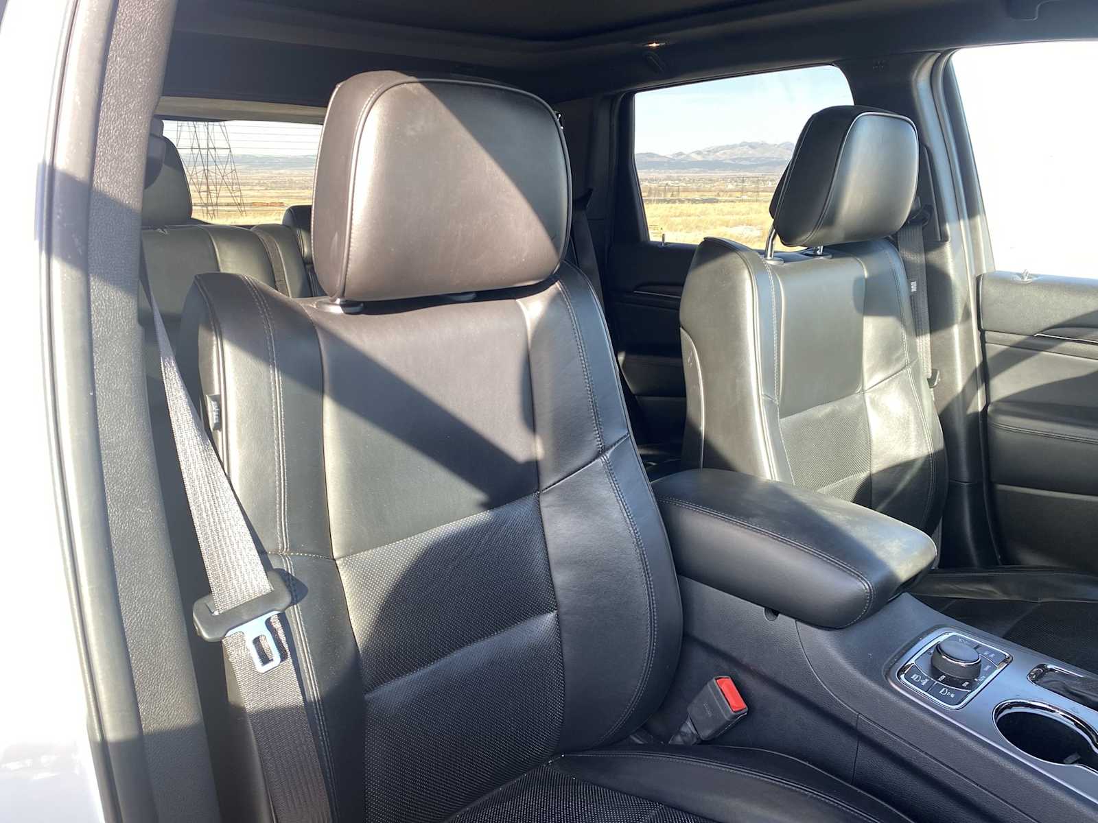 Thumbnail: 2020 Jeep Grand Cherokee - 17