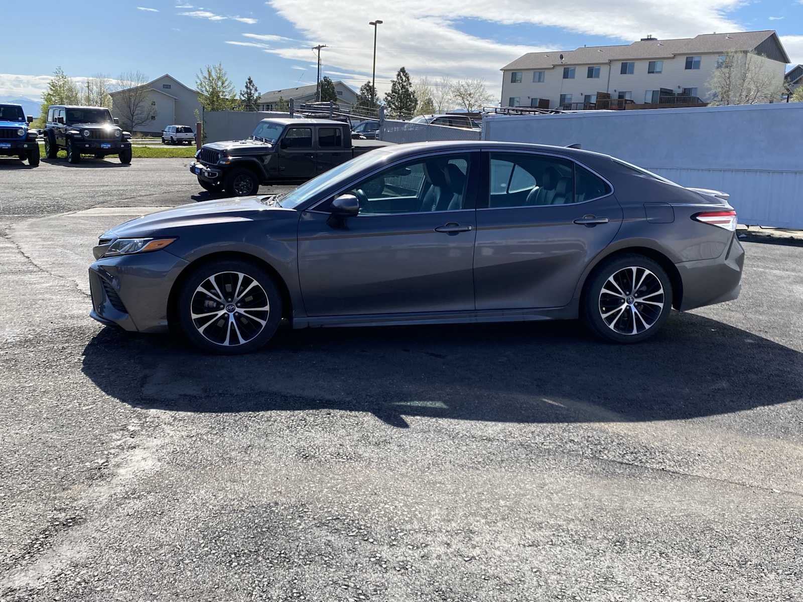 Thumbnail: 2020 Toyota Camry - 10