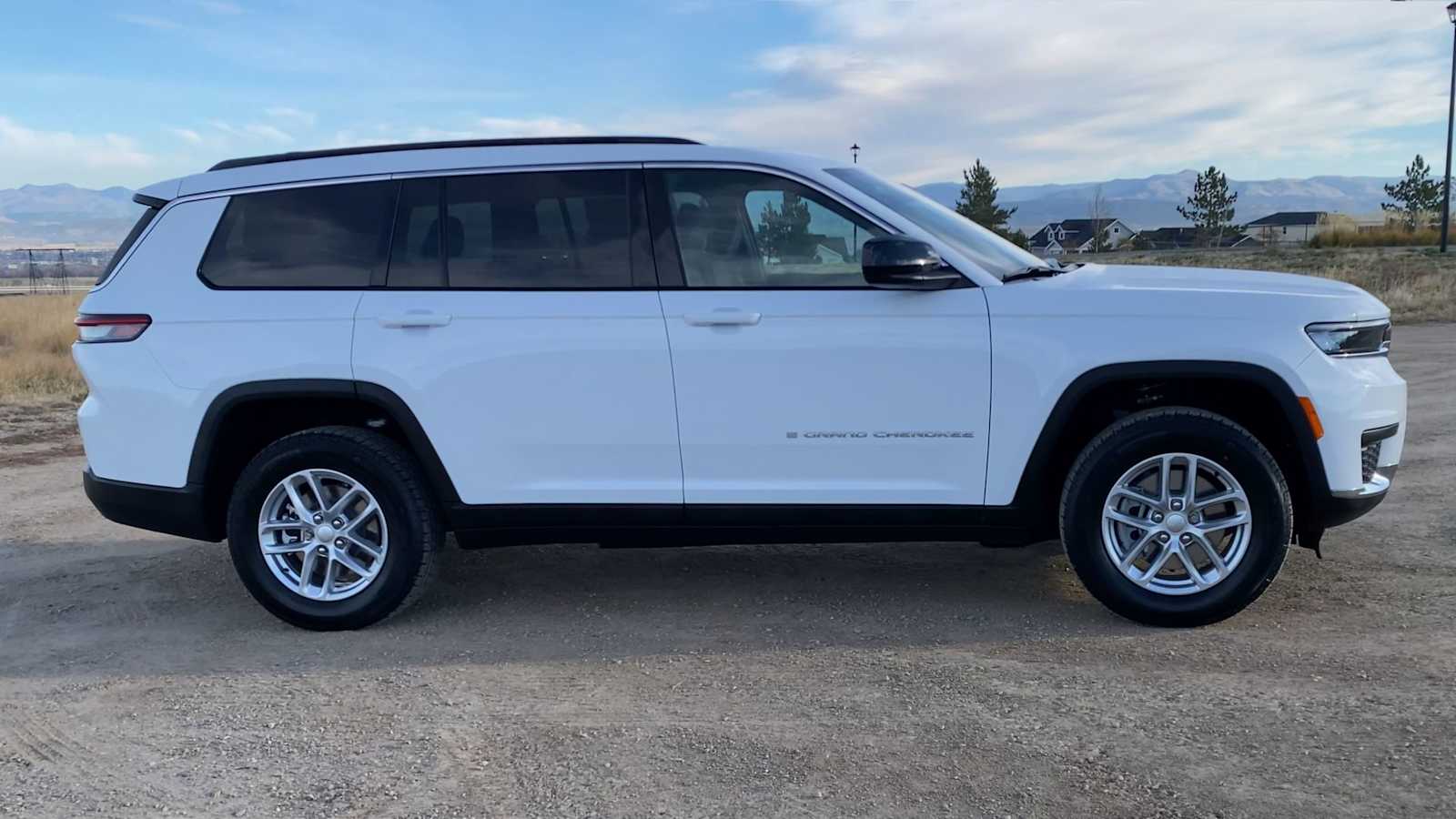 Thumbnail: 2025 Jeep Grand Cherokee - 9