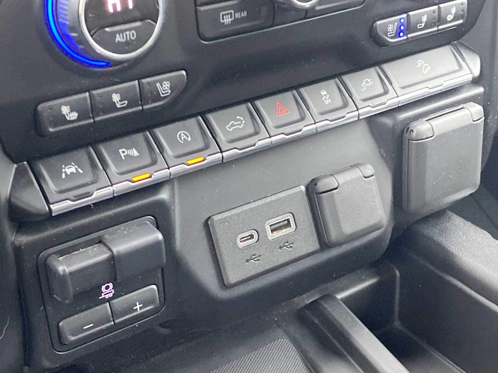 Thumbnail: 2020 Chevrolet Silverado 1500 - 30