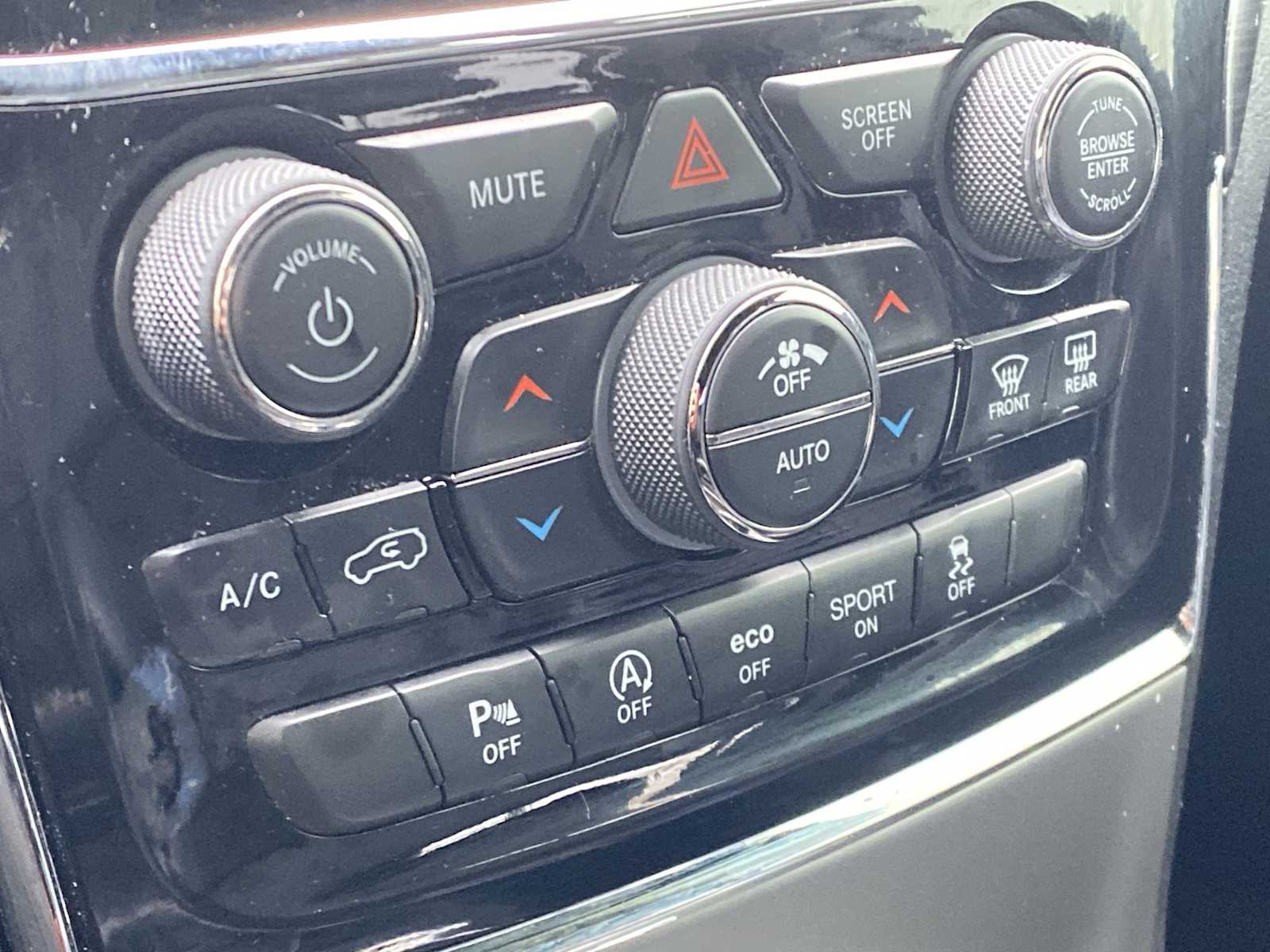 Thumbnail: 2019 Jeep Grand Cherokee - 27