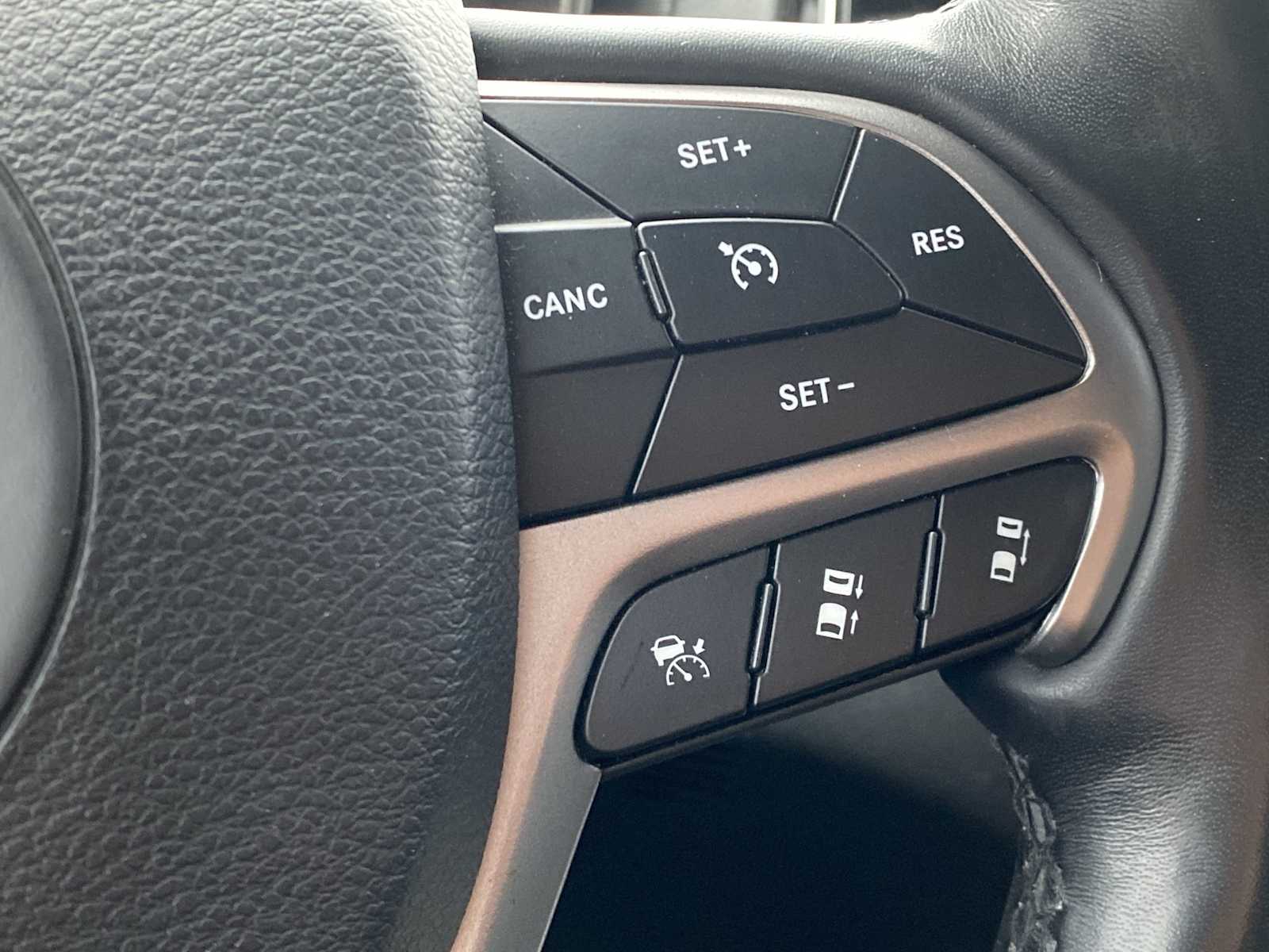 Thumbnail: 2019 Jeep Grand Cherokee - 23