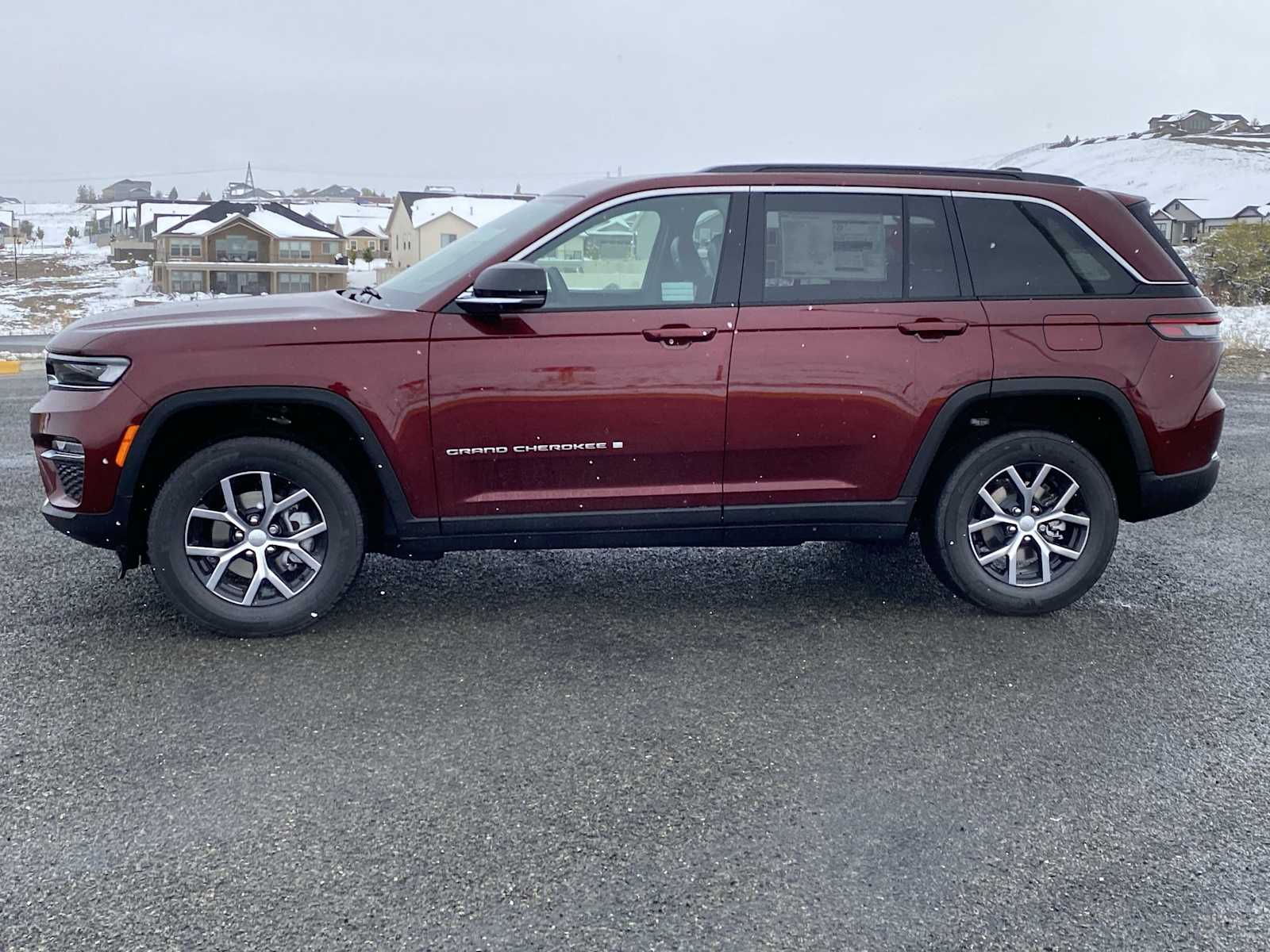 Thumbnail: 2025 Jeep Grand Cherokee - 10