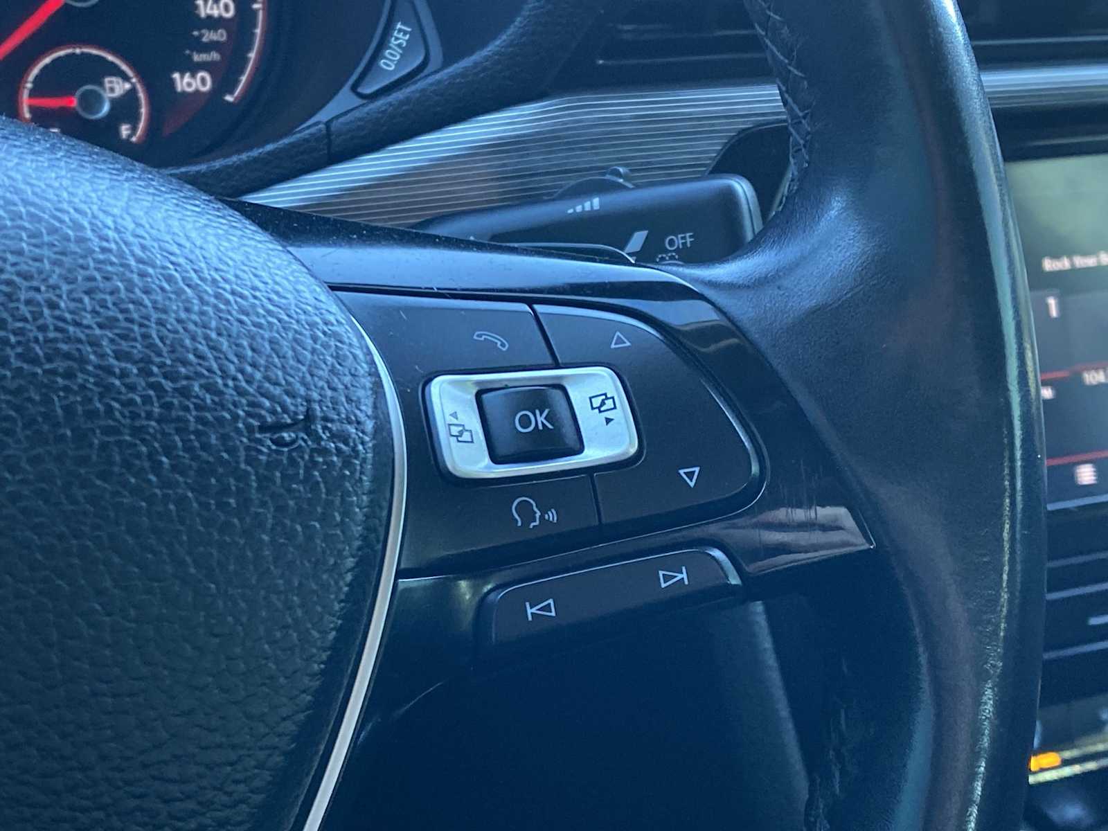 Thumbnail: 2020 Volkswagen Passat - 30