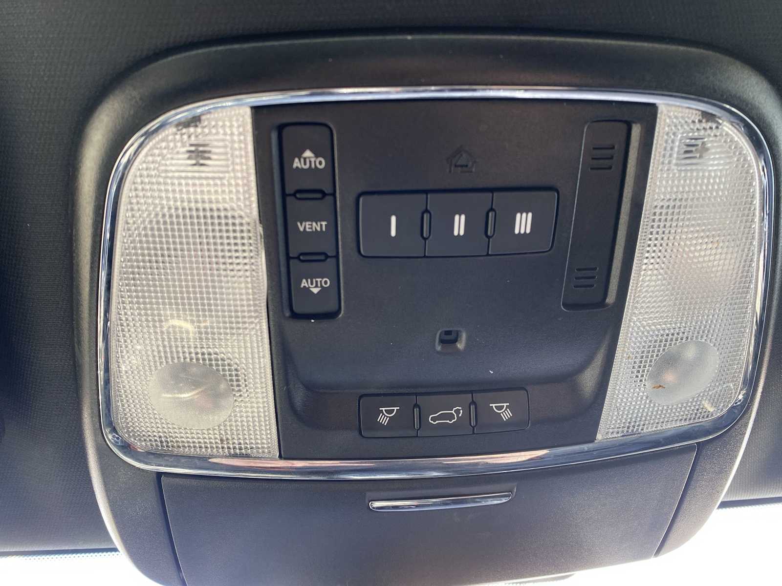 Thumbnail: 2021 Jeep Grand Cherokee - 25