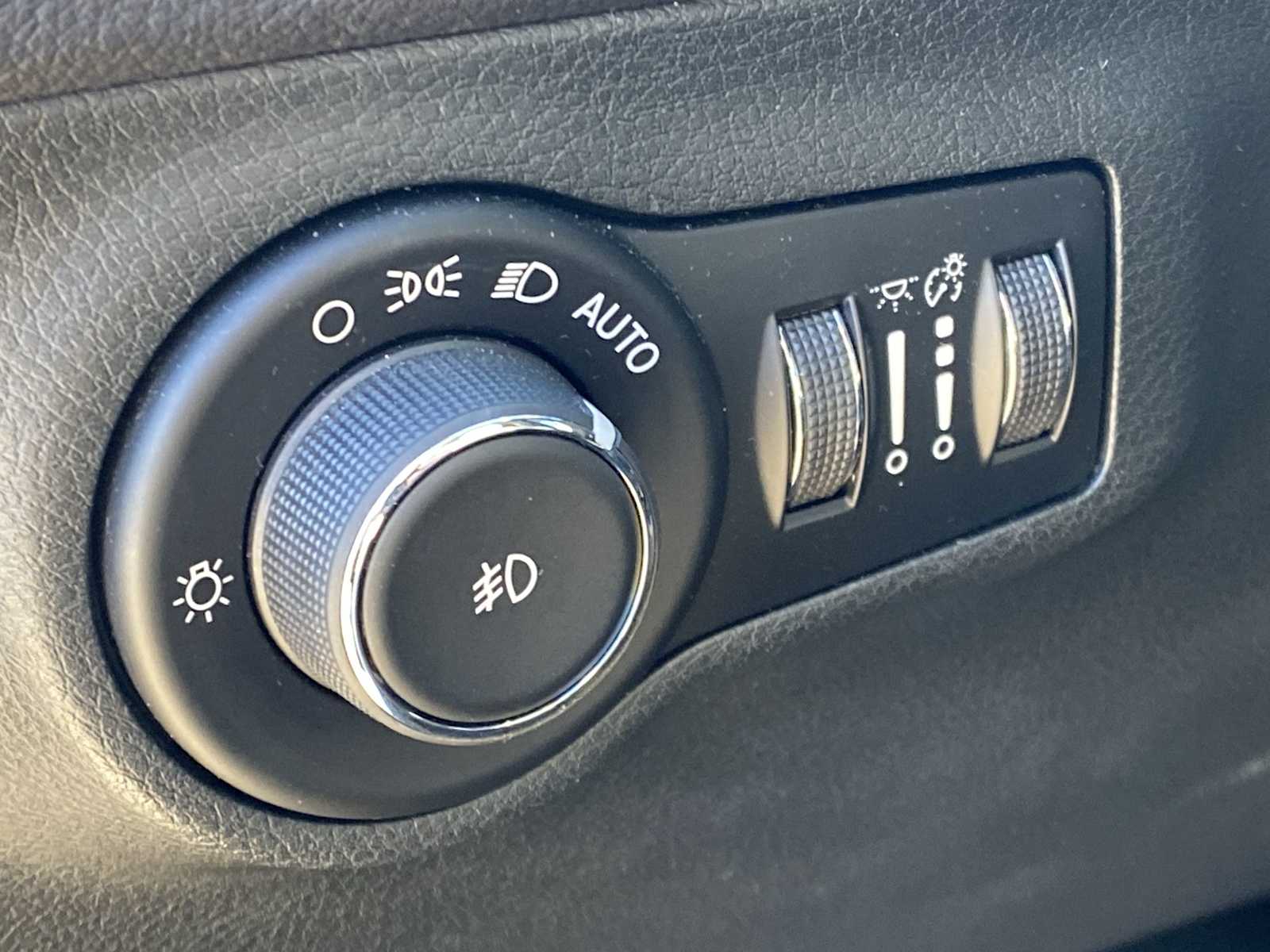 Thumbnail: 2018 Jeep Compass - 22