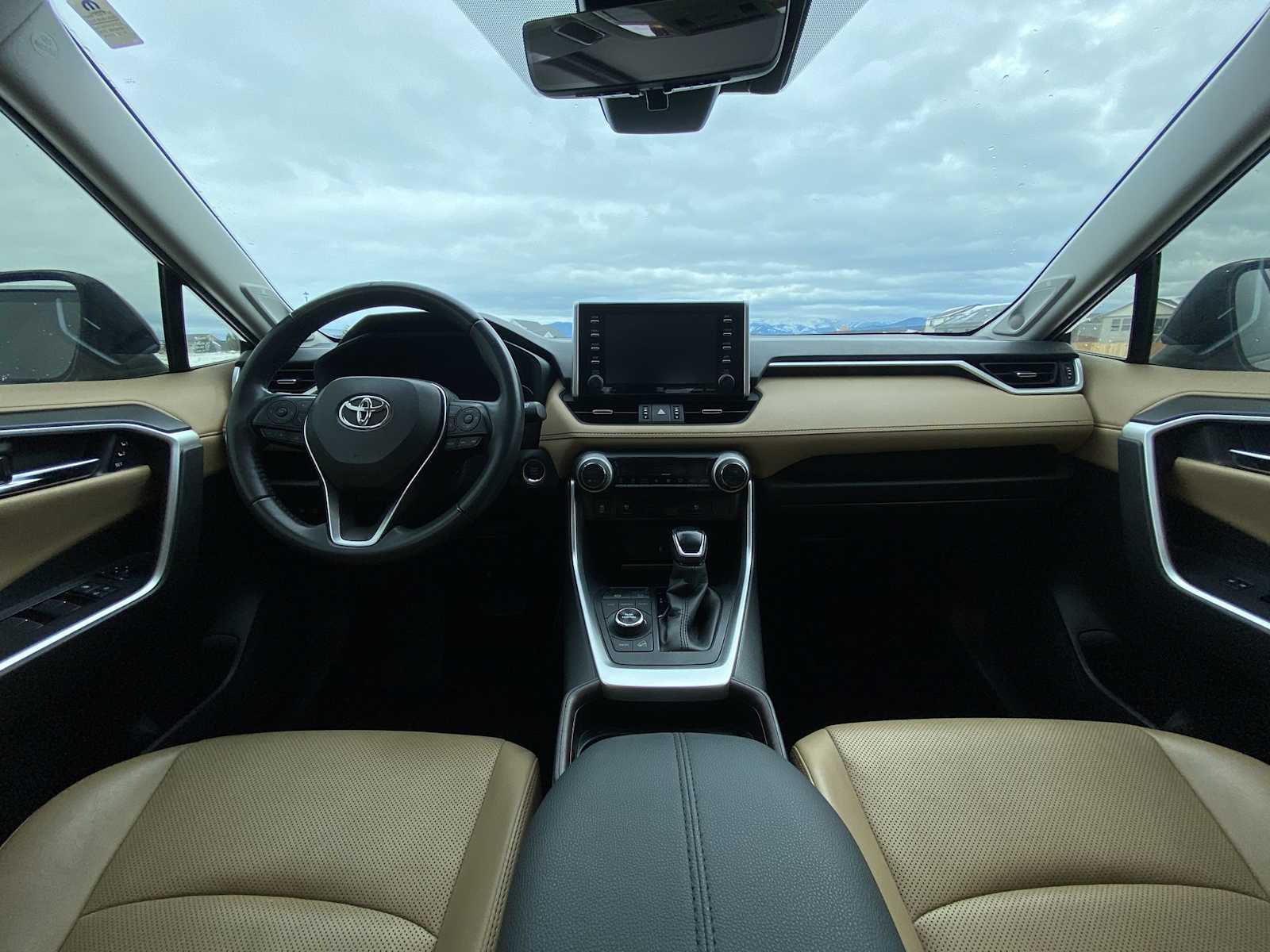 Thumbnail: 2021 Toyota RAV4 - 16