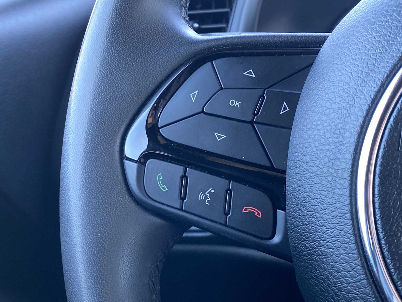 Thumbnail: 2022 Jeep Renegade - 30