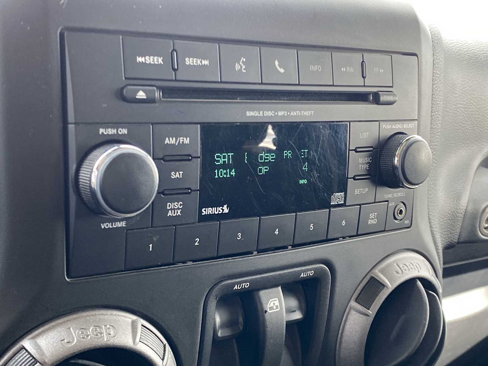 Thumbnail: 2014 Jeep Wrangler - 23