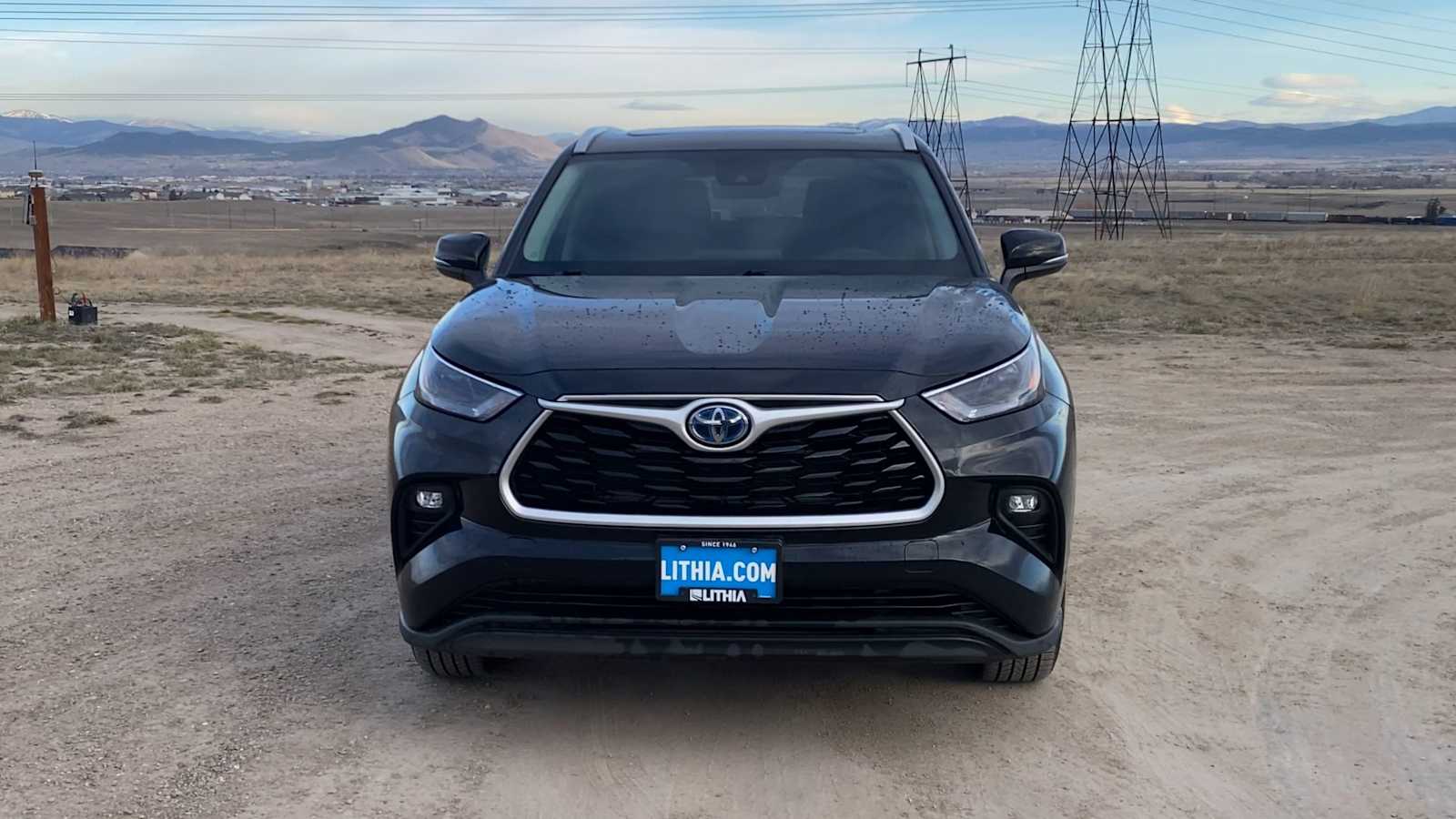 Thumbnail: 2022 Toyota Highlander - 3