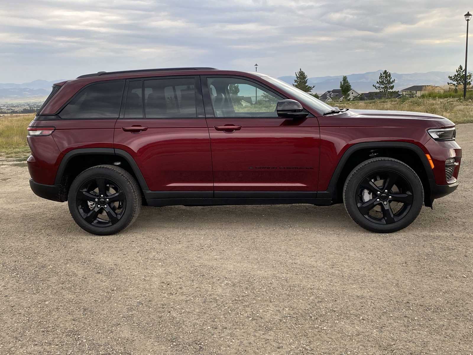Thumbnail: 2025 Jeep Grand Cherokee - 21