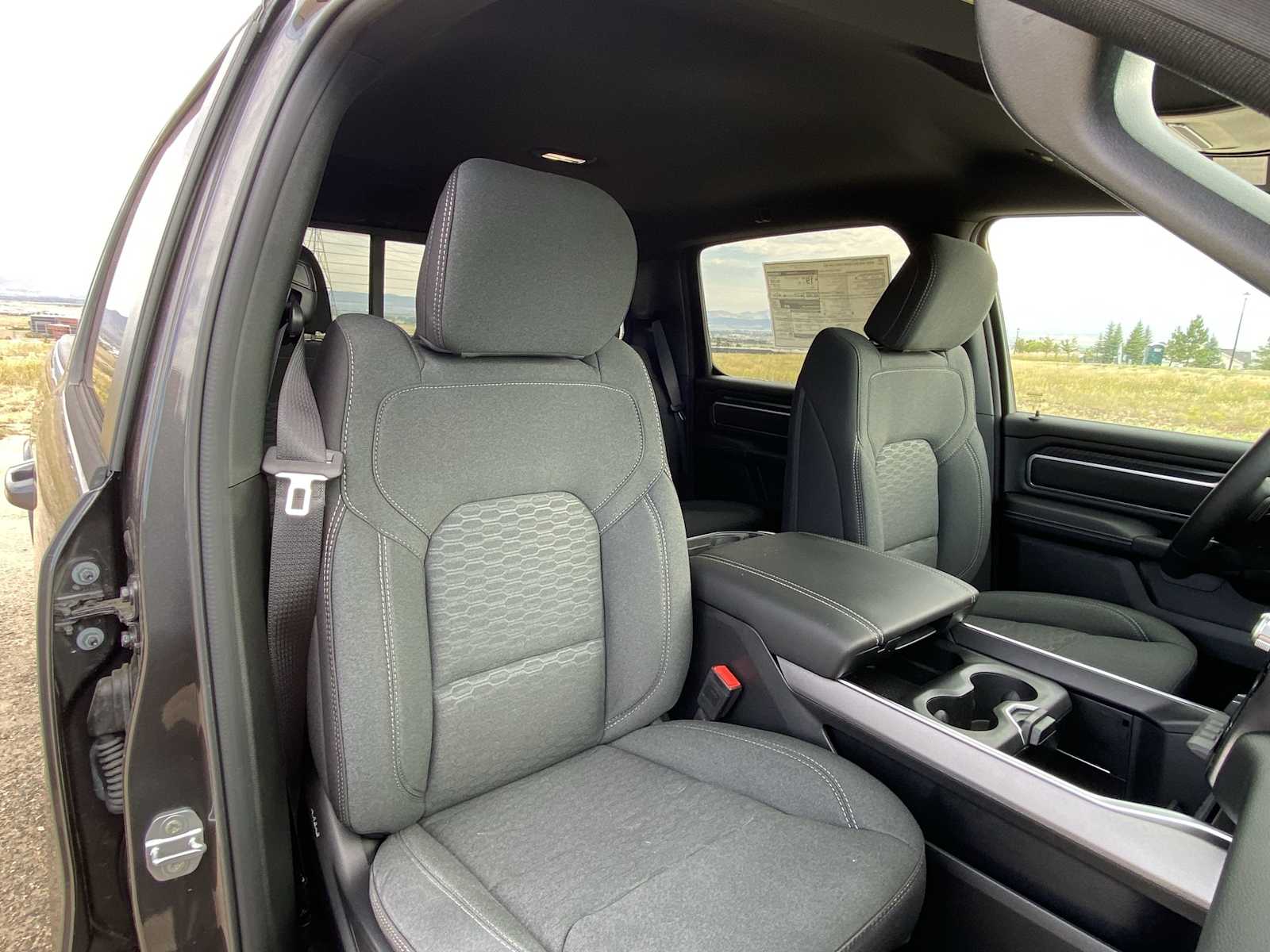Thumbnail: 2025 RAM 1500 - 17