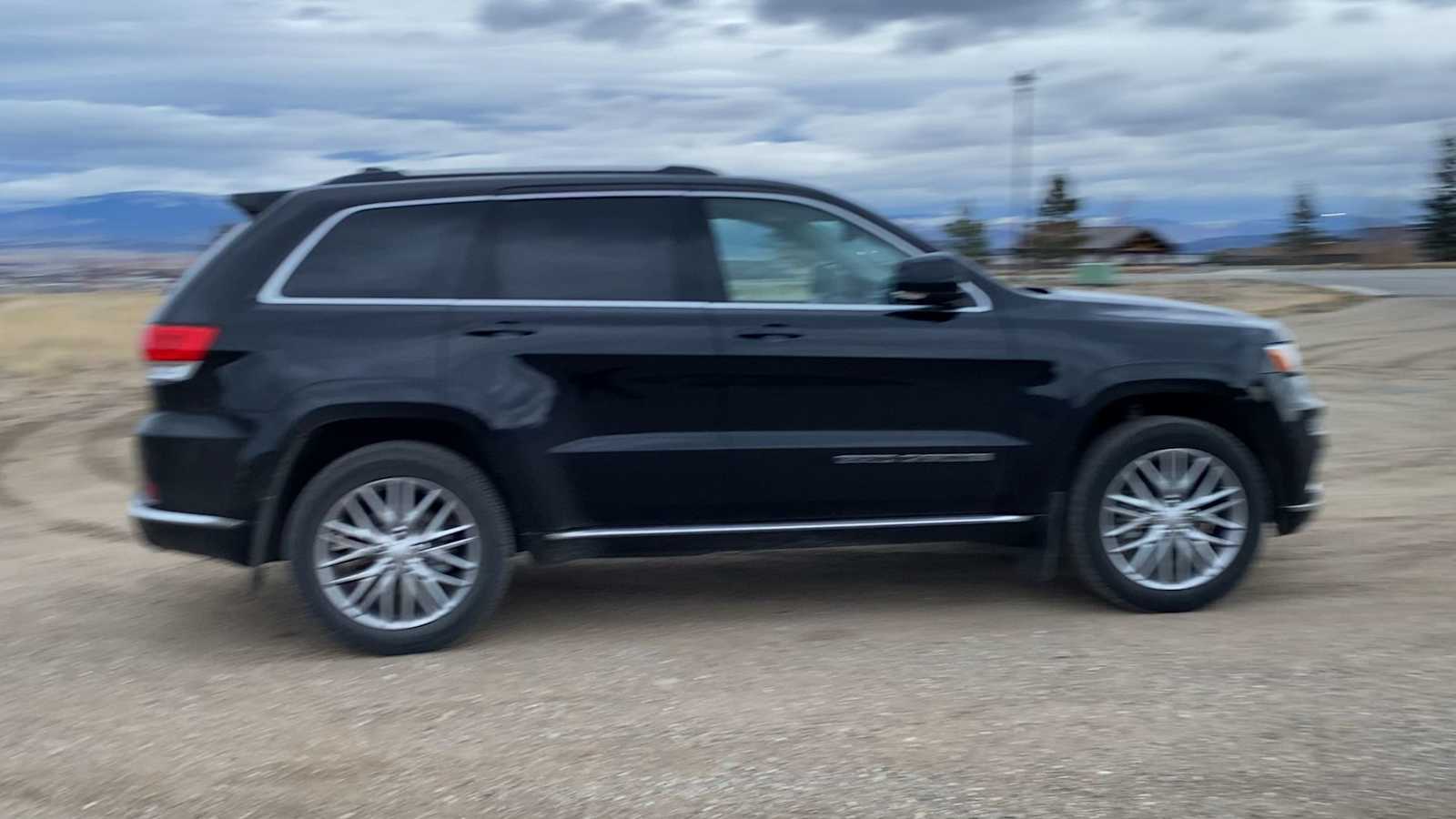 Thumbnail: 2017 Jeep Grand Cherokee - 9