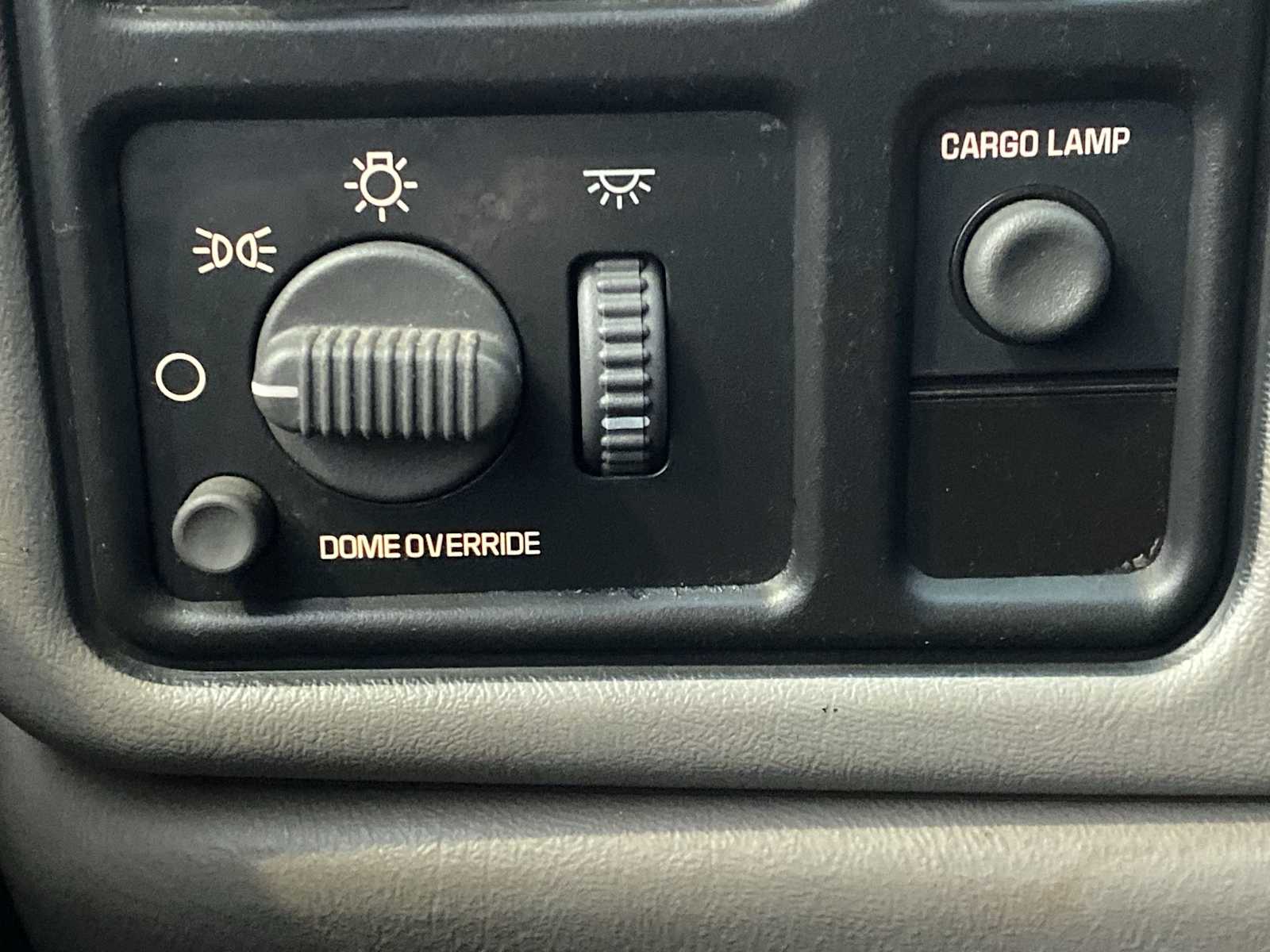 Thumbnail: 2000 Chevrolet Silverado 1500 - 26