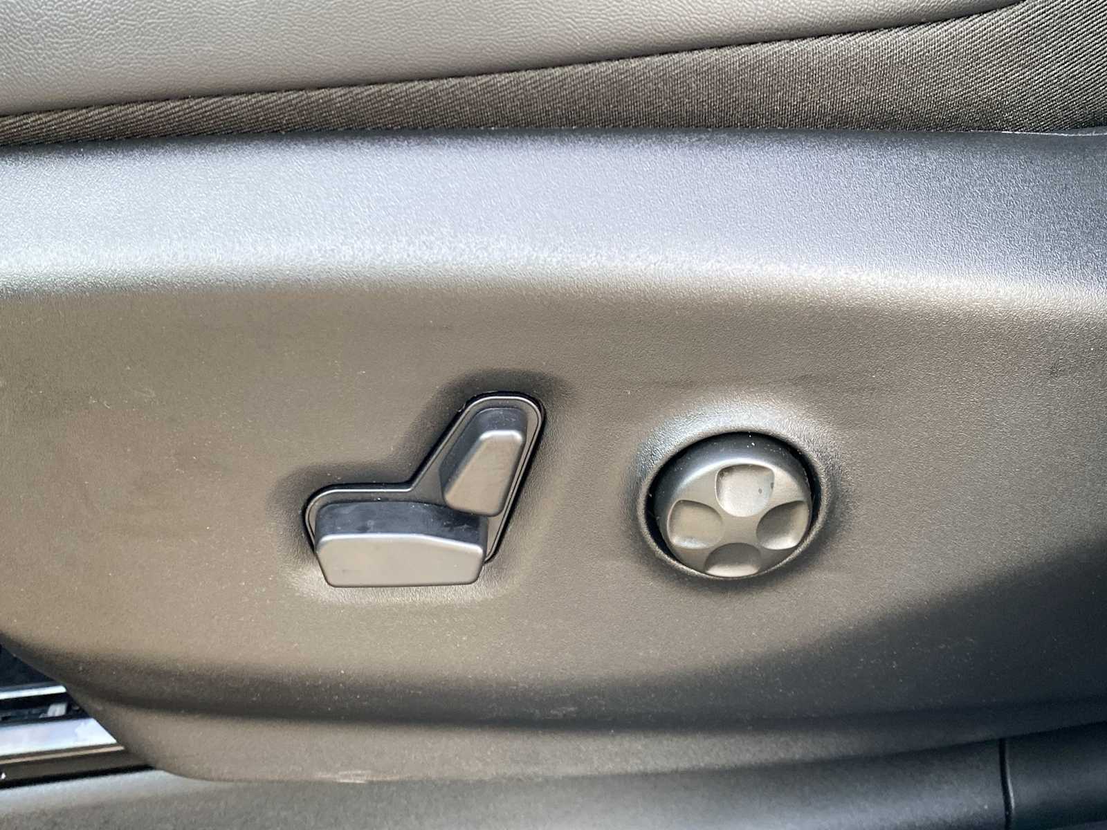 Thumbnail: 2026 Chrysler Pacifica - 21