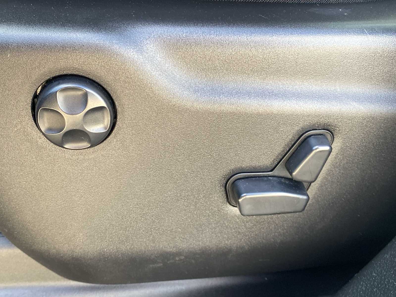 Thumbnail: 2018 Jeep Grand Cherokee - 21