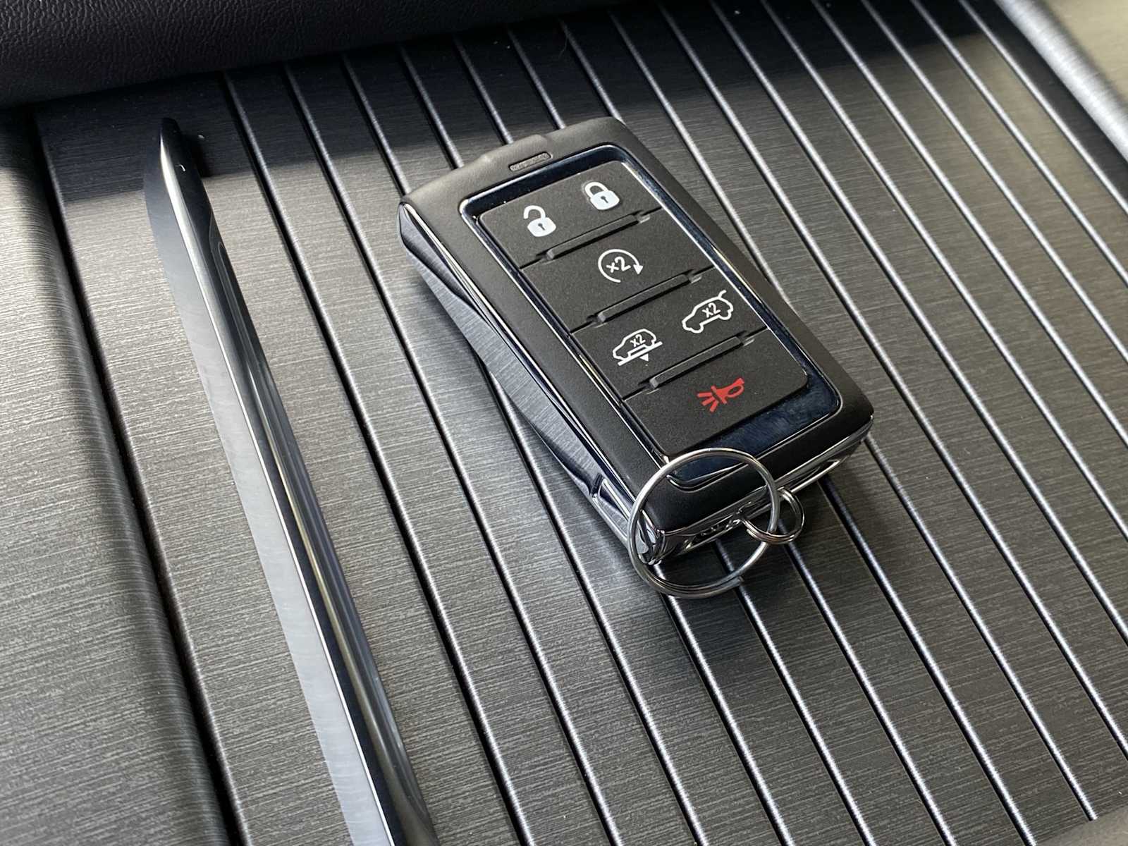 Thumbnail: 2025 Jeep Wagoneer - 22