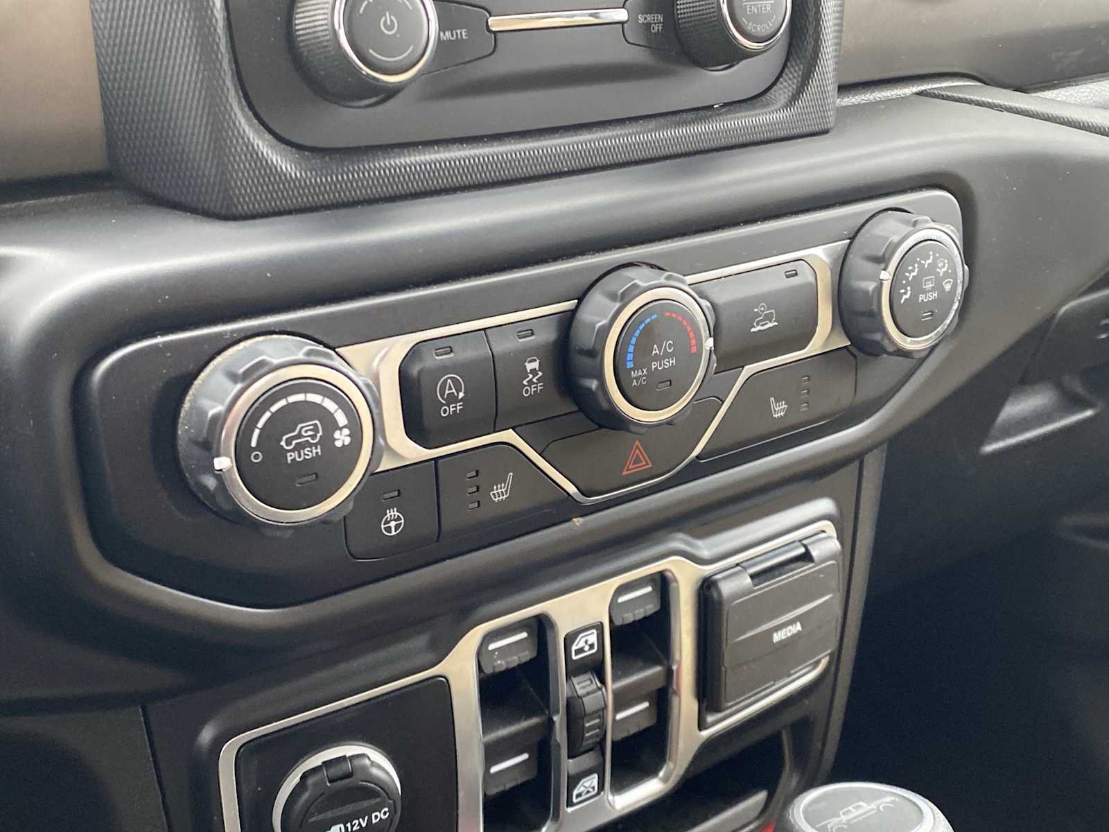 Thumbnail: 2020 Jeep Gladiator - 23