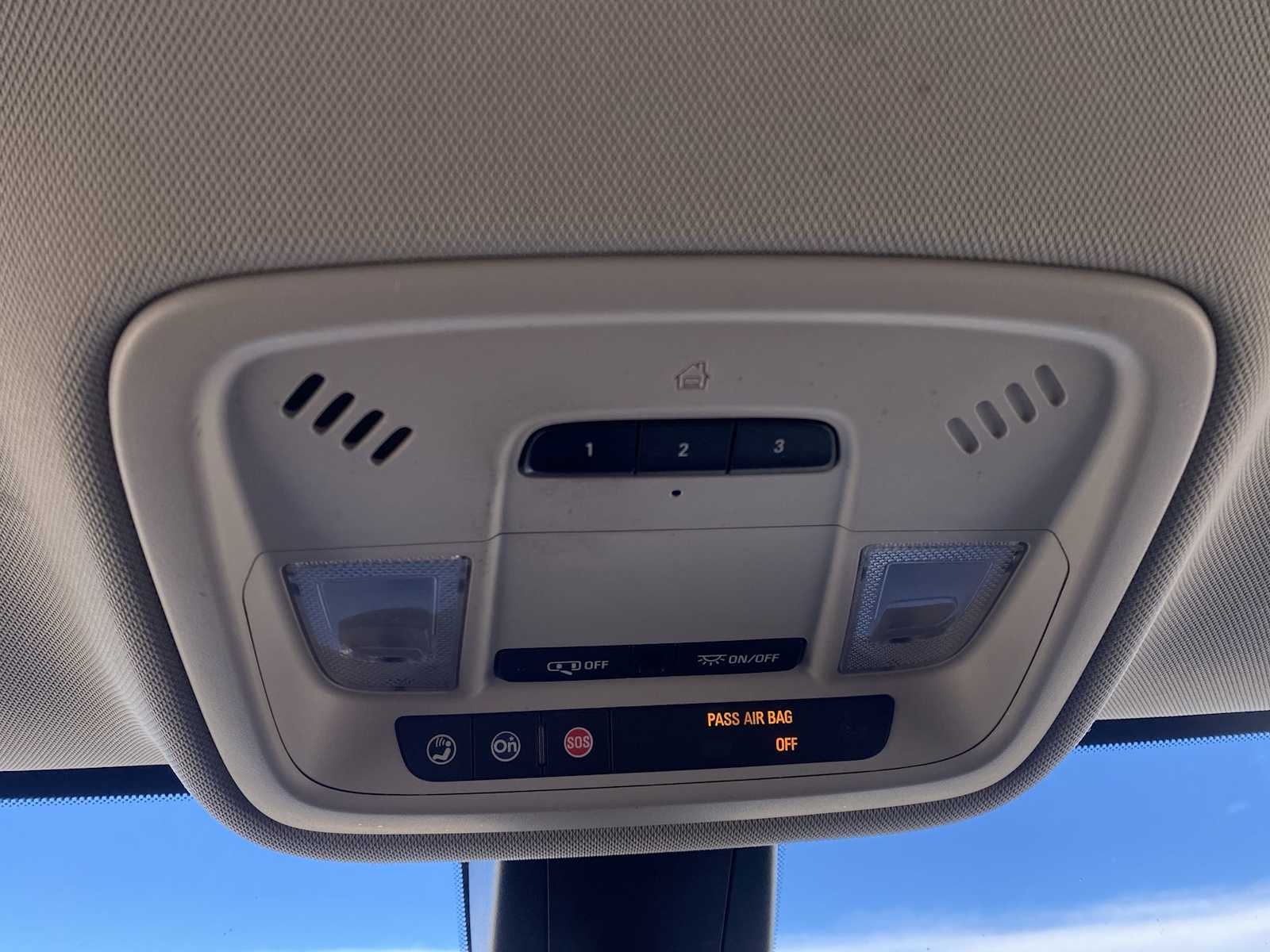 Thumbnail: 2019 Chevrolet Traverse - 24