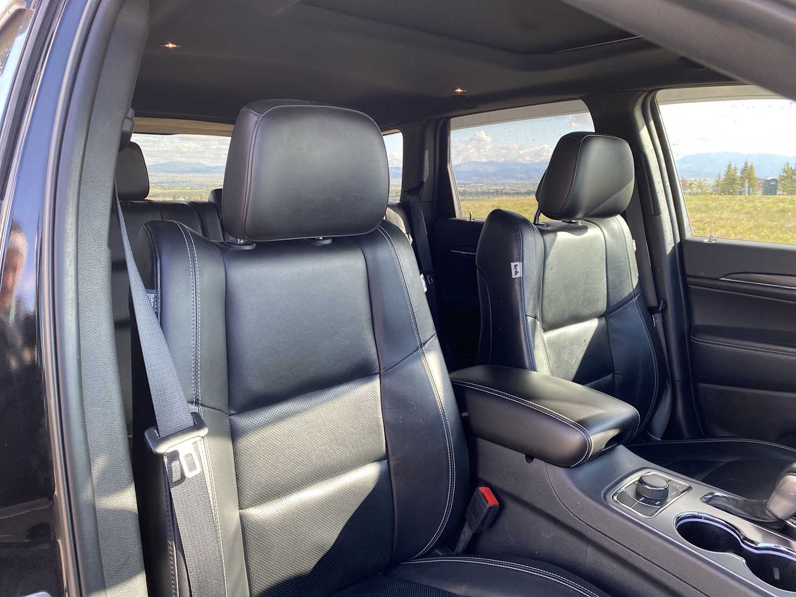 Thumbnail: 2021 Jeep Grand Cherokee - 16