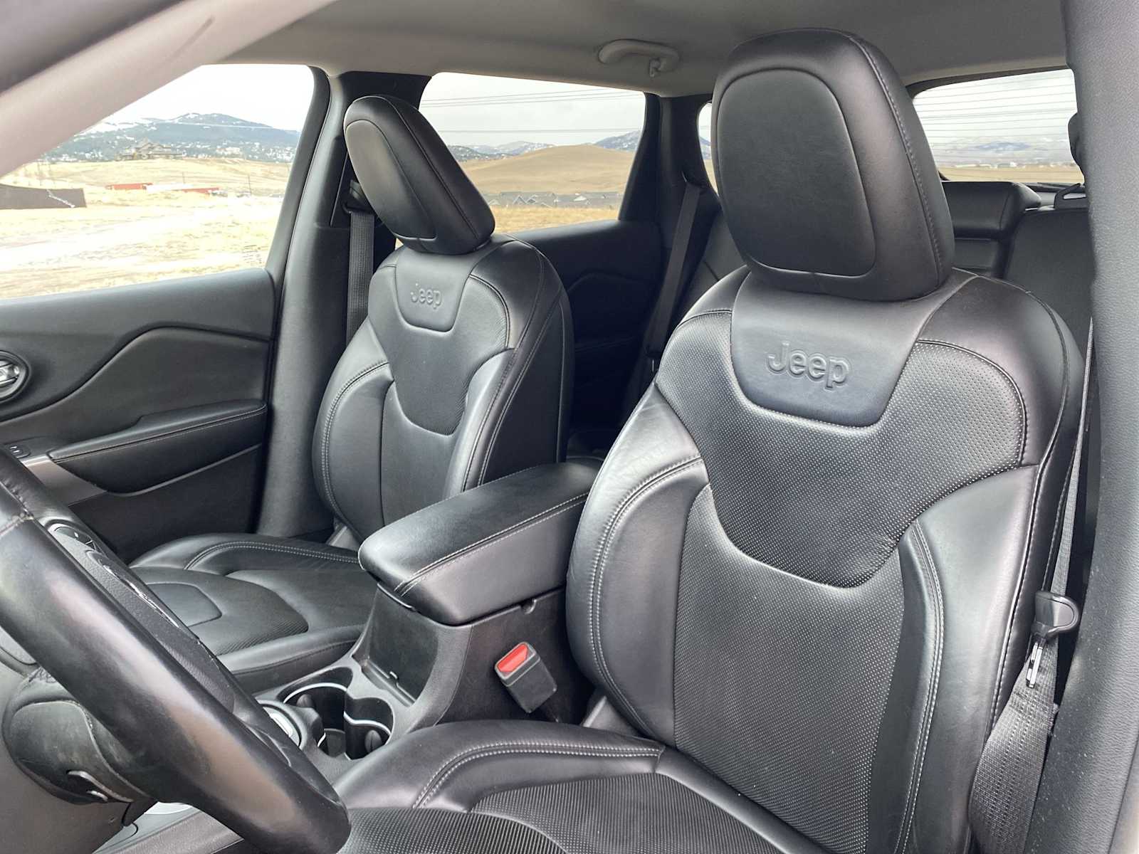 Thumbnail: 2019 Jeep Cherokee - 19