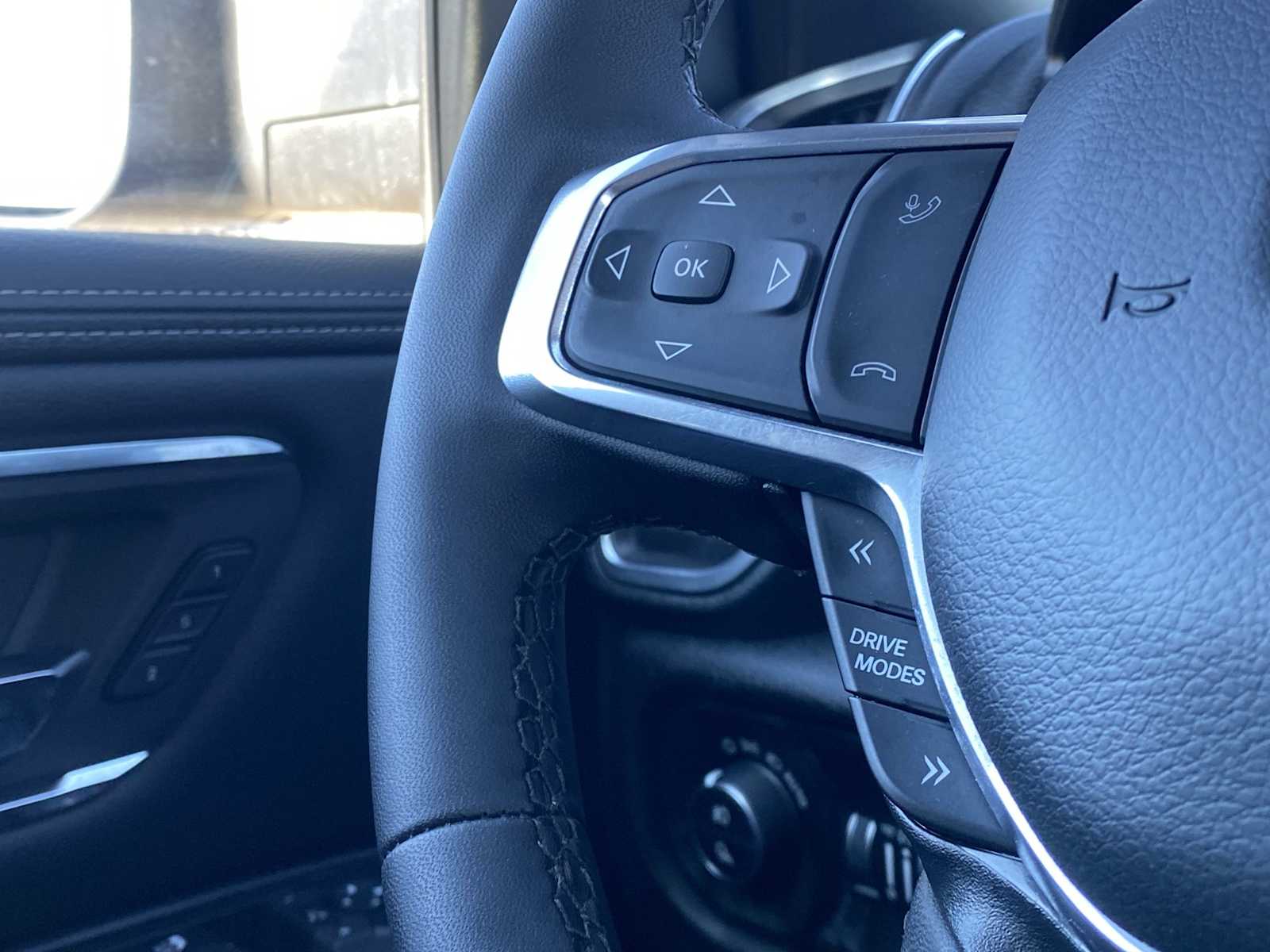 Thumbnail: 2025 RAM 1500 - 25